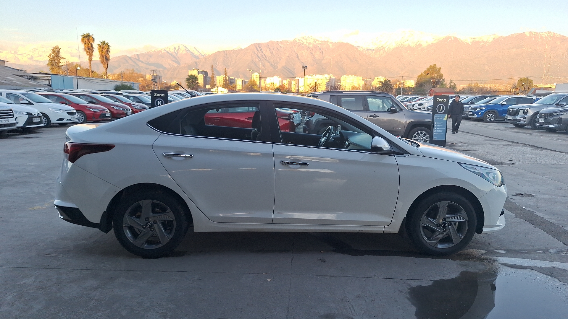 Hyundai Accent — foto 5 de 15