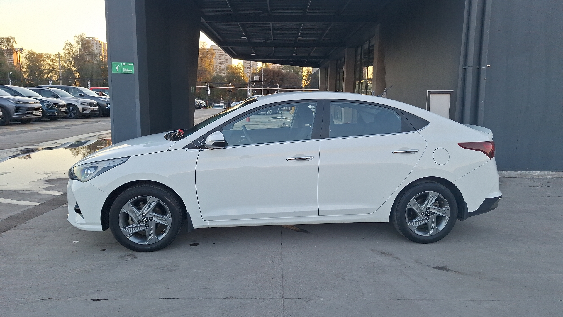Hyundai Accent — foto 2 de 15
