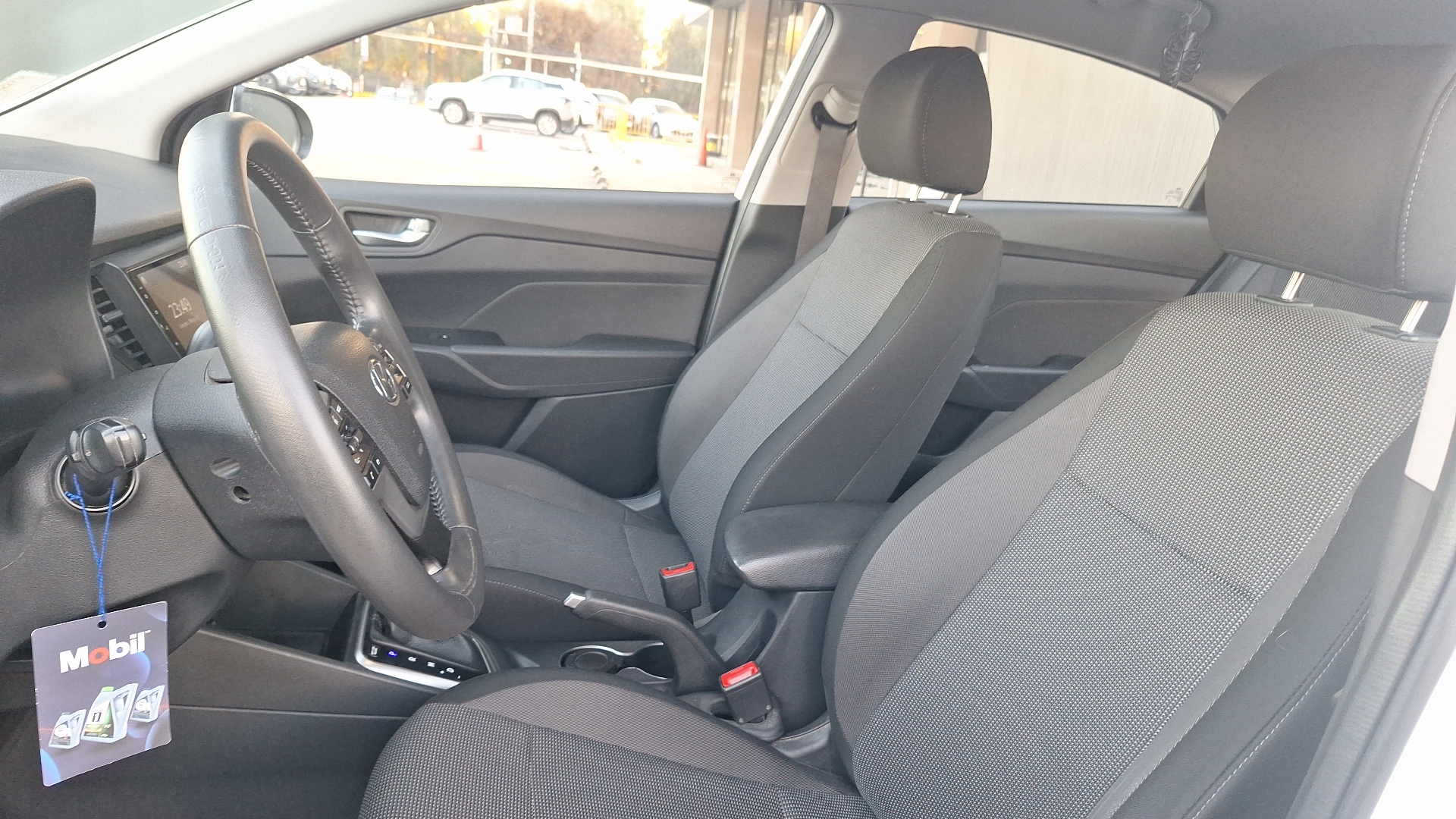 Hyundai Accent — foto 14 de 15