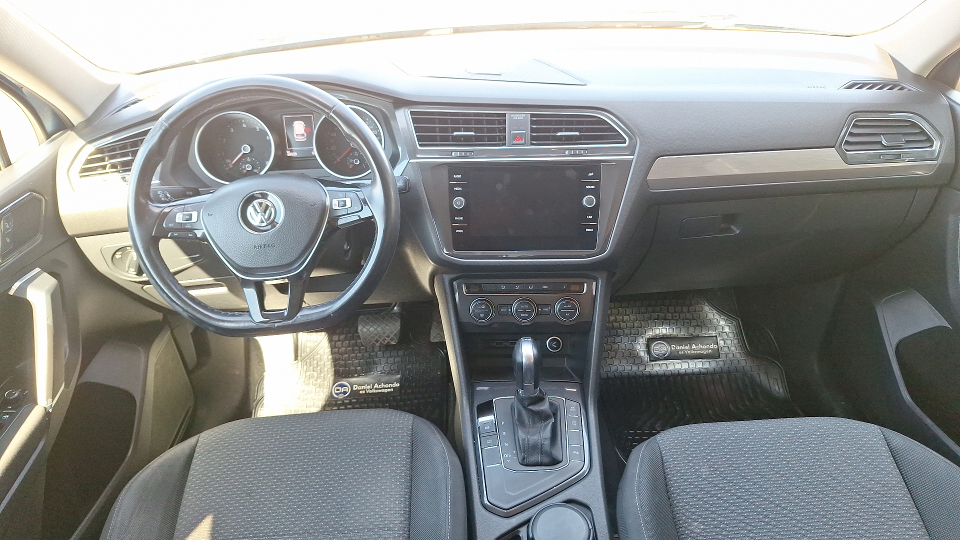 Volkswagen Tiguan — foto 6 de 15