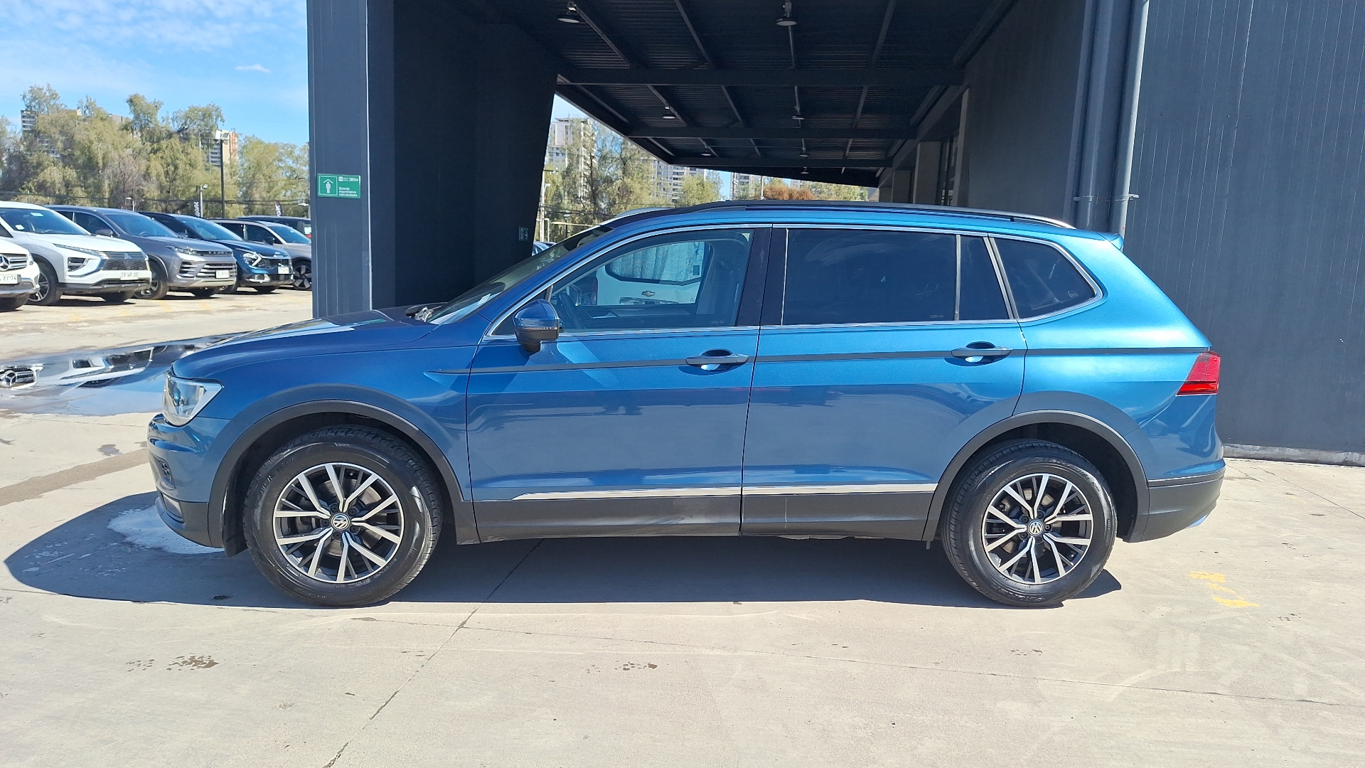 Volkswagen Tiguan — foto 2 de 15
