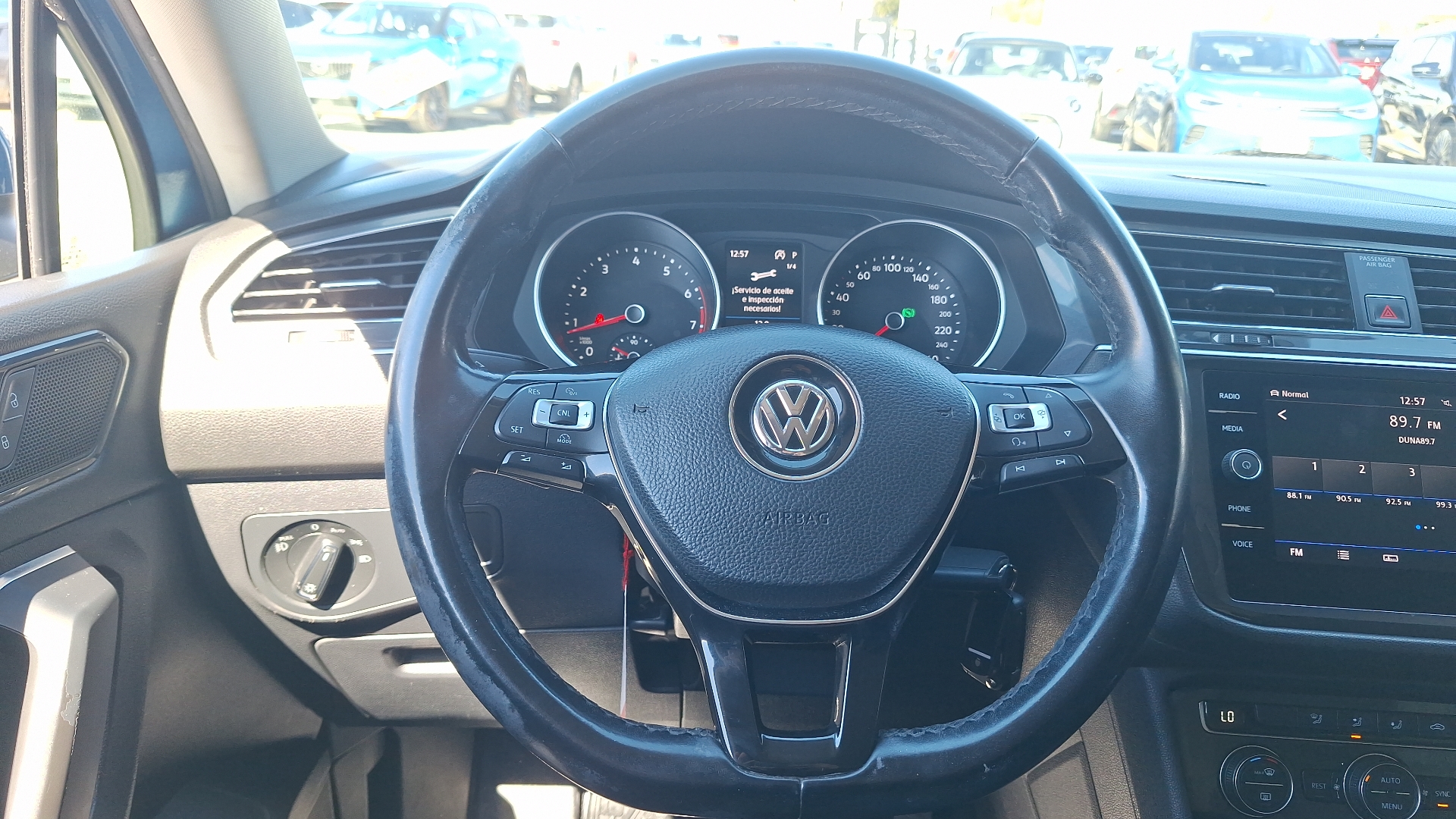 Volkswagen Tiguan — foto 8 de 15