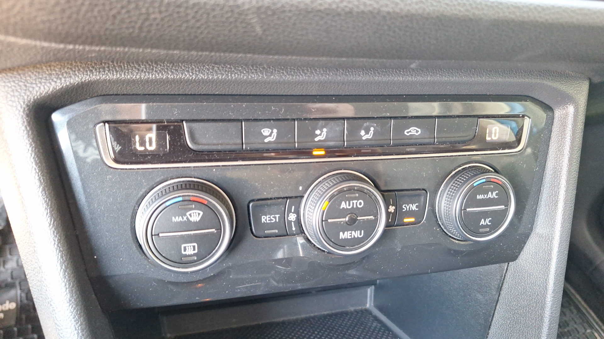 Volkswagen Tiguan — foto 15 de 15