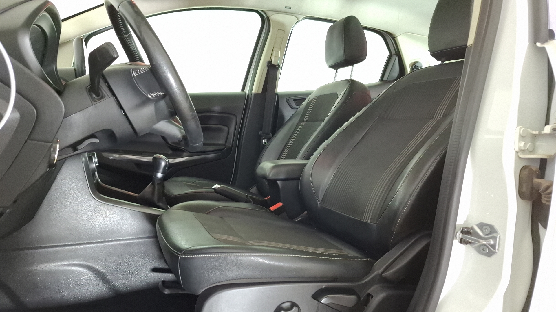 Ford Ecosport — foto 12 de 15