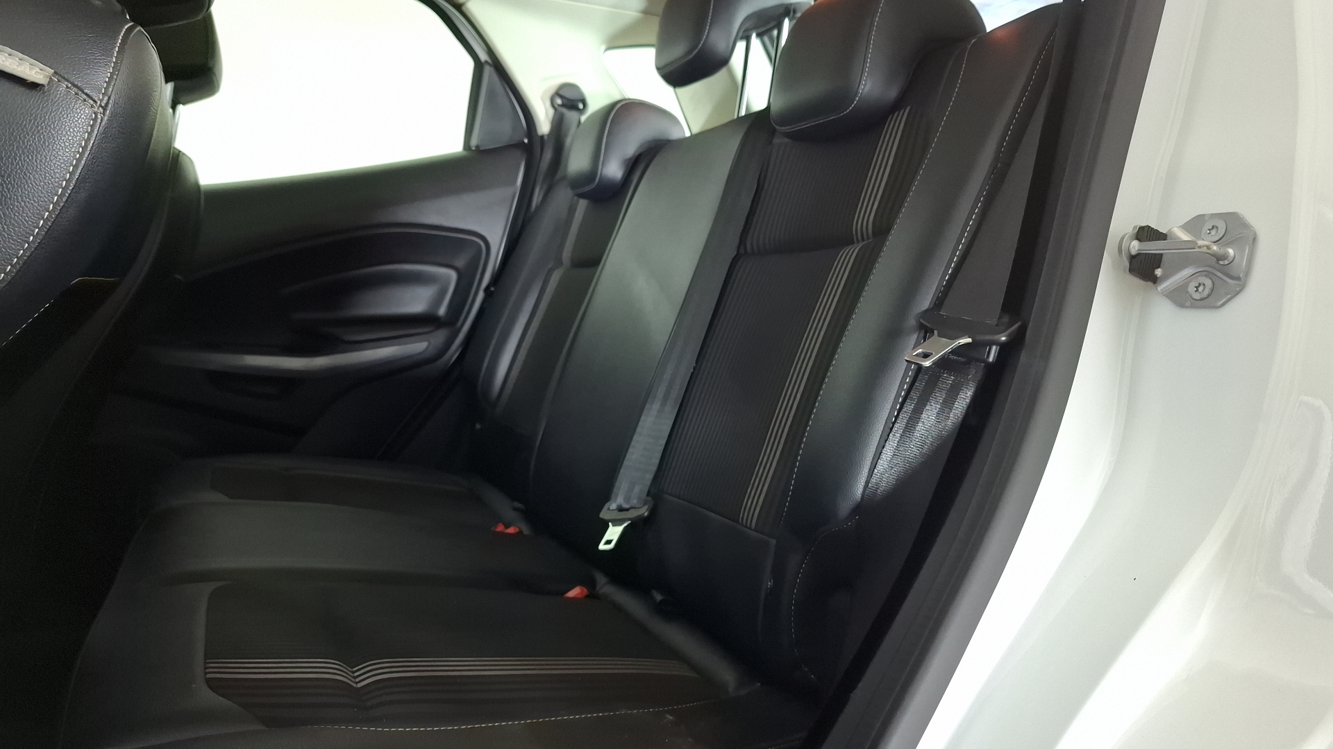 Ford Ecosport — foto 13 de 15