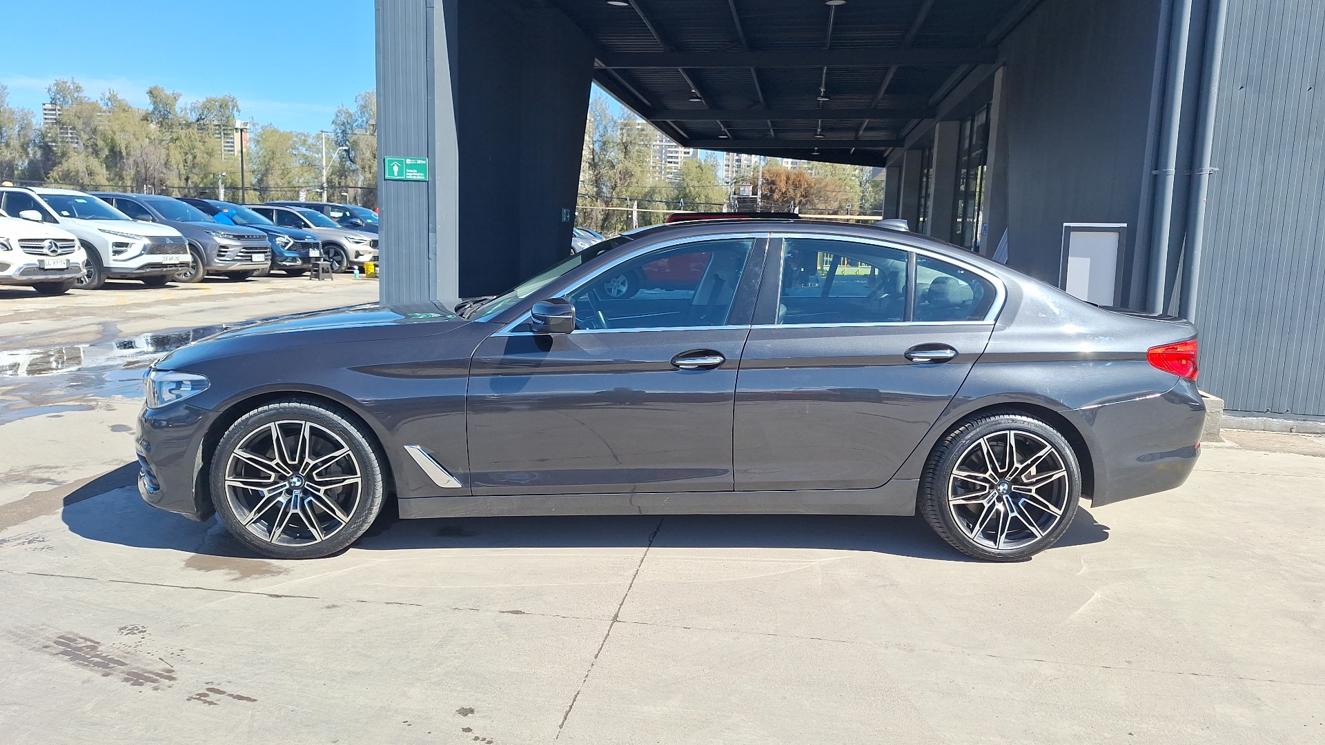 BMW Serie 5 — foto 2 de 16