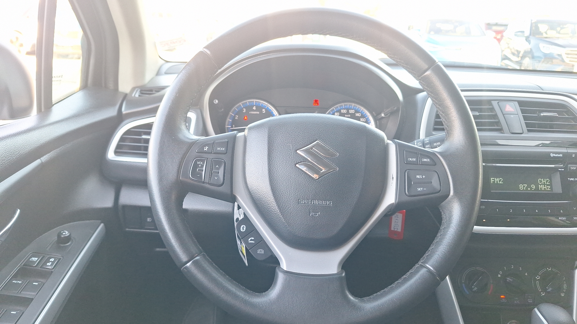 Suzuki S-Cross — foto 8 de 14