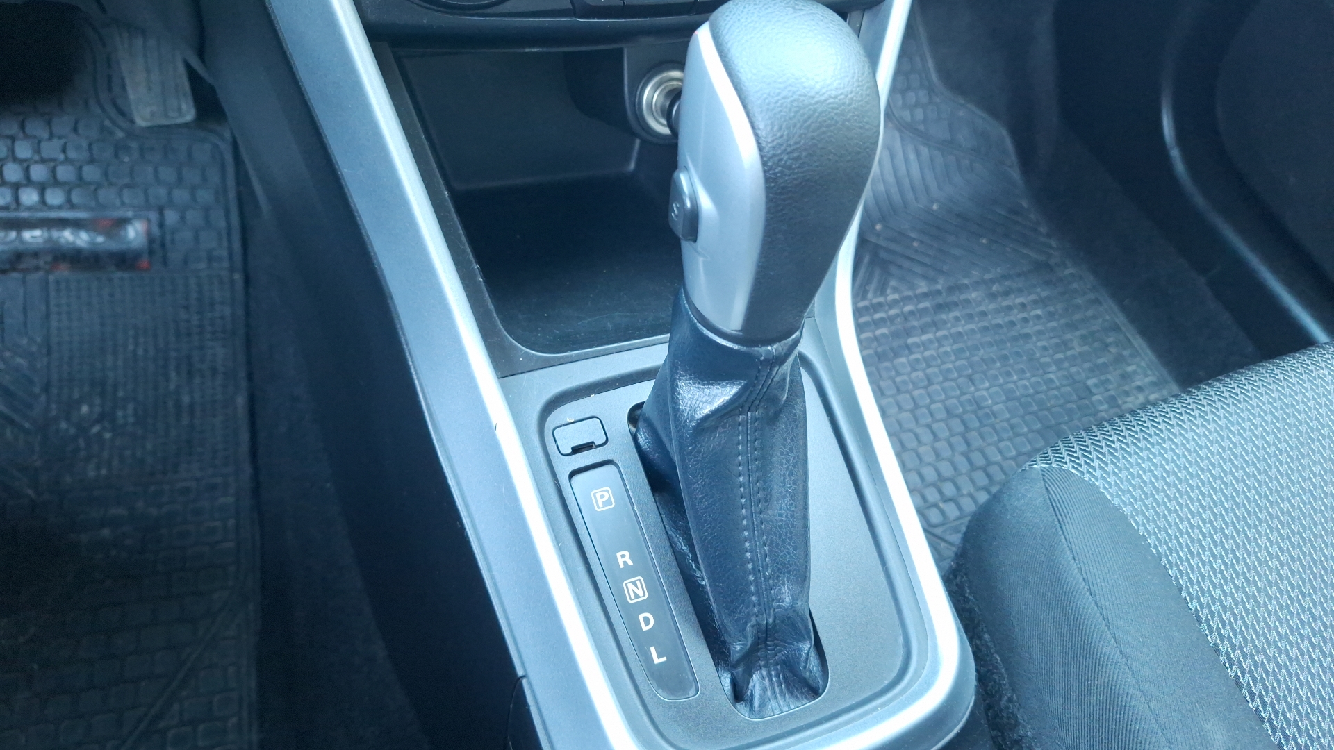 Suzuki S-Cross — foto 11 de 14