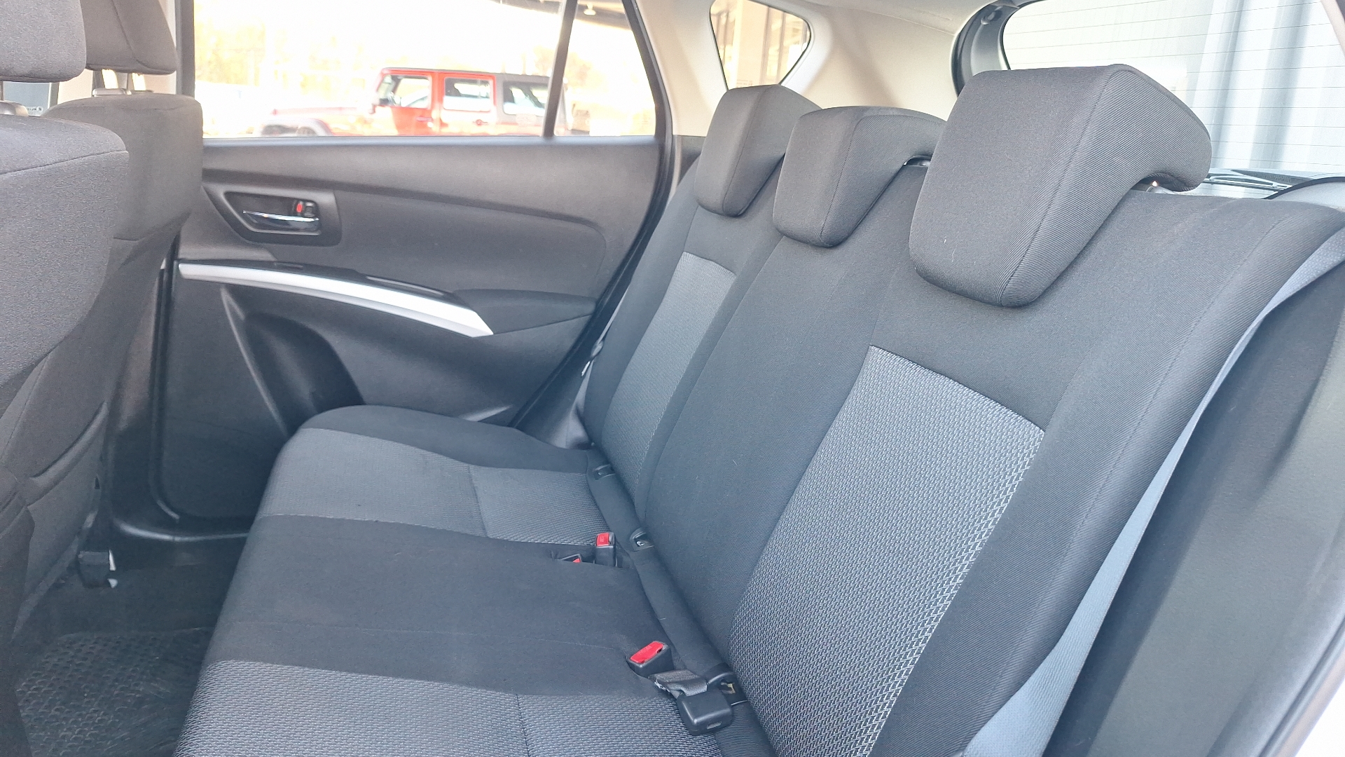 Suzuki S-Cross — foto 12 de 14