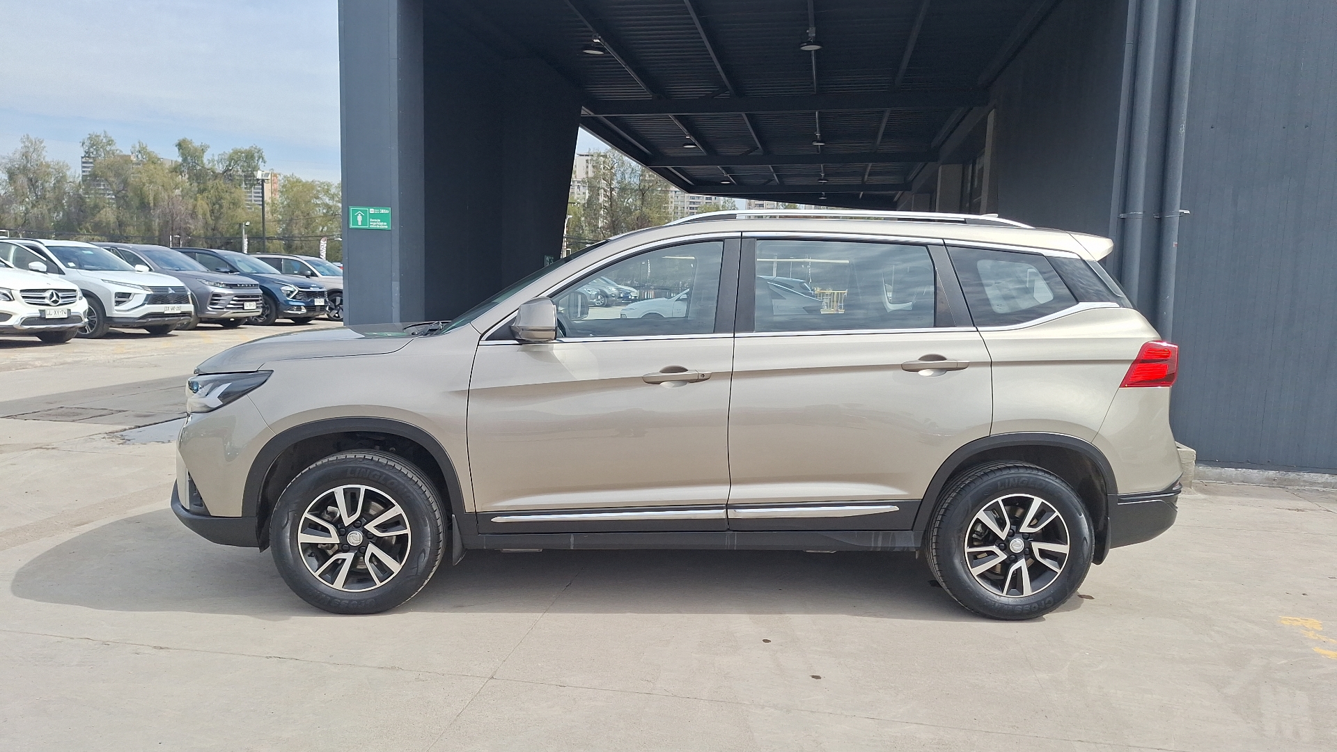 DFSK T5 — foto 2 de 15