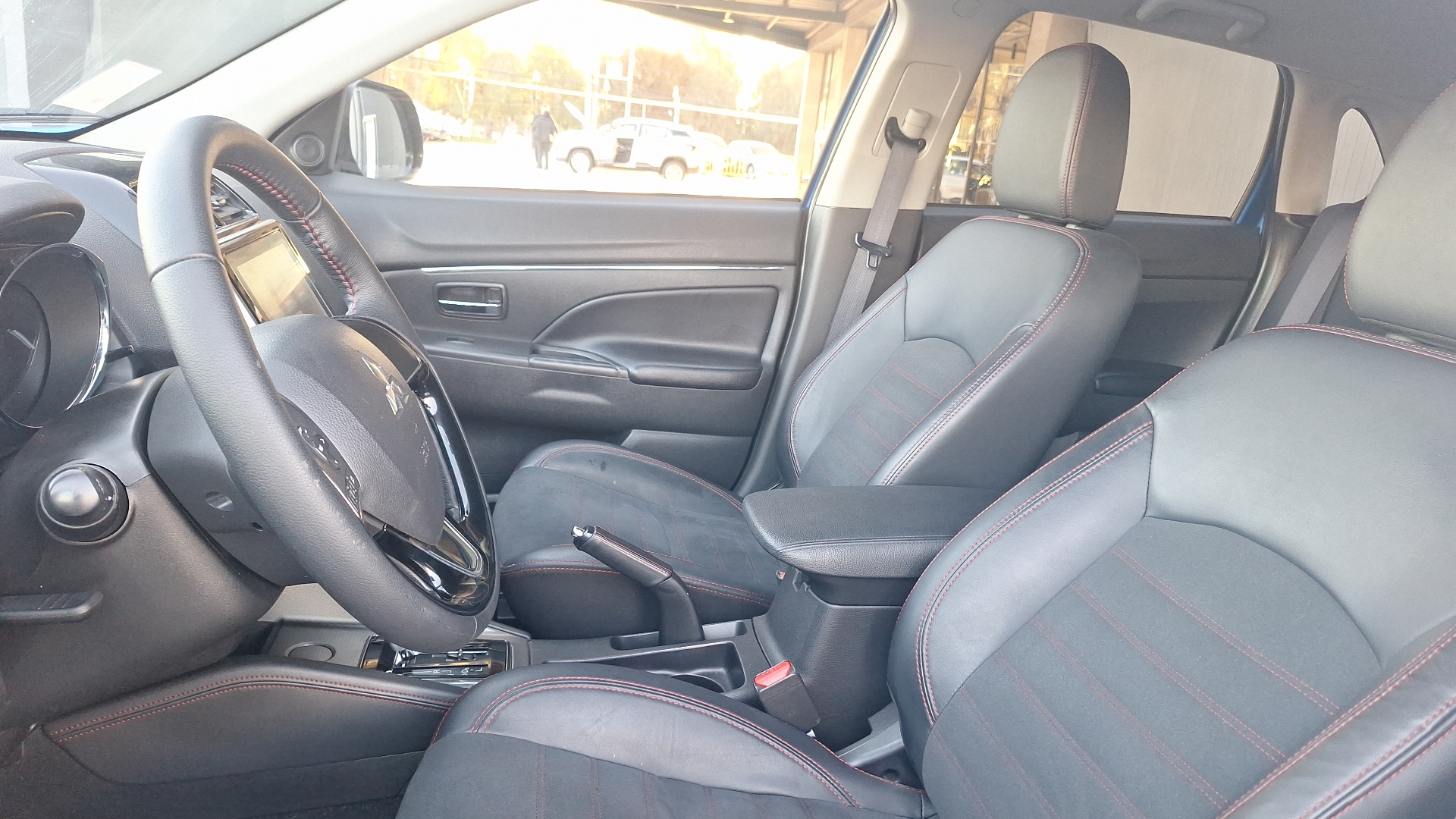Mitsubishi Asx — foto 14 de 15