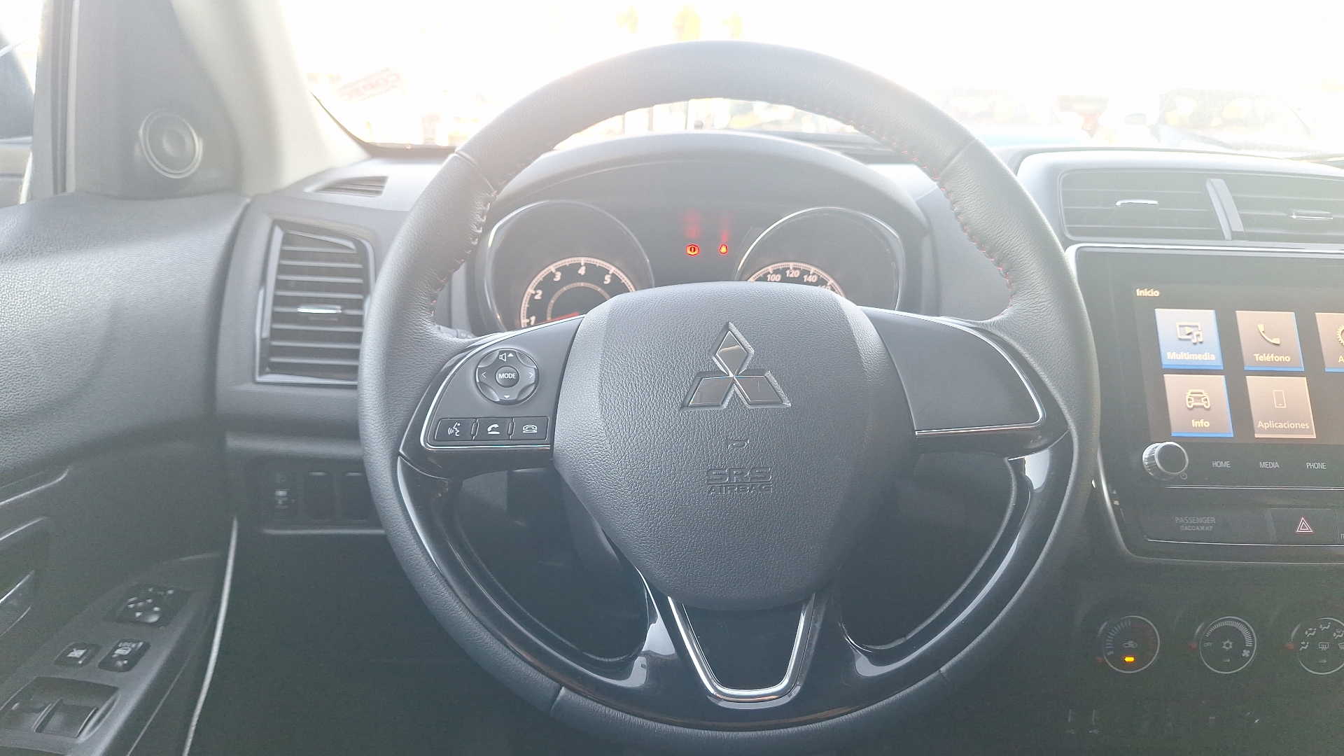 Mitsubishi Asx — foto 8 de 15