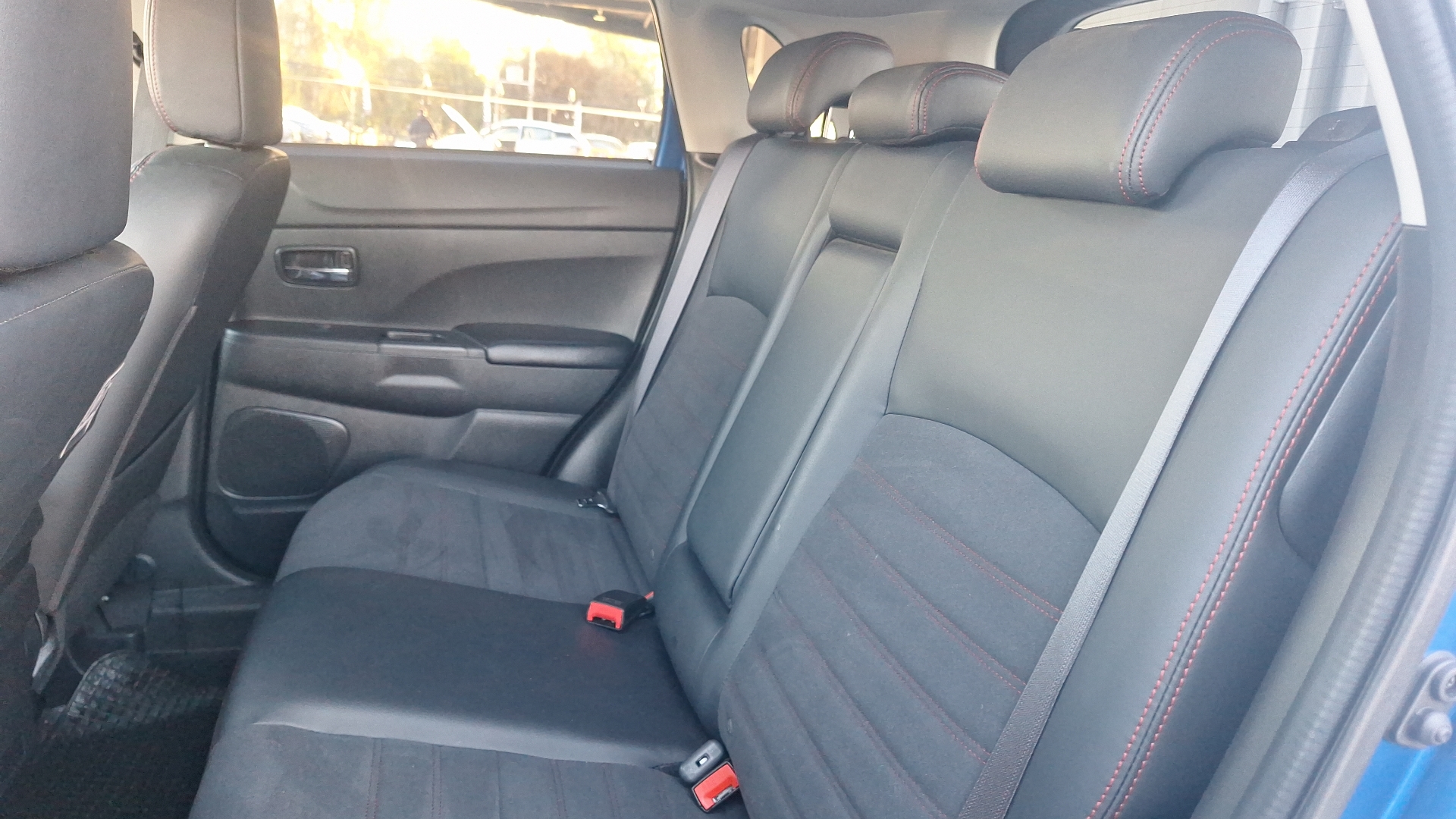 Mitsubishi Asx — foto 13 de 15