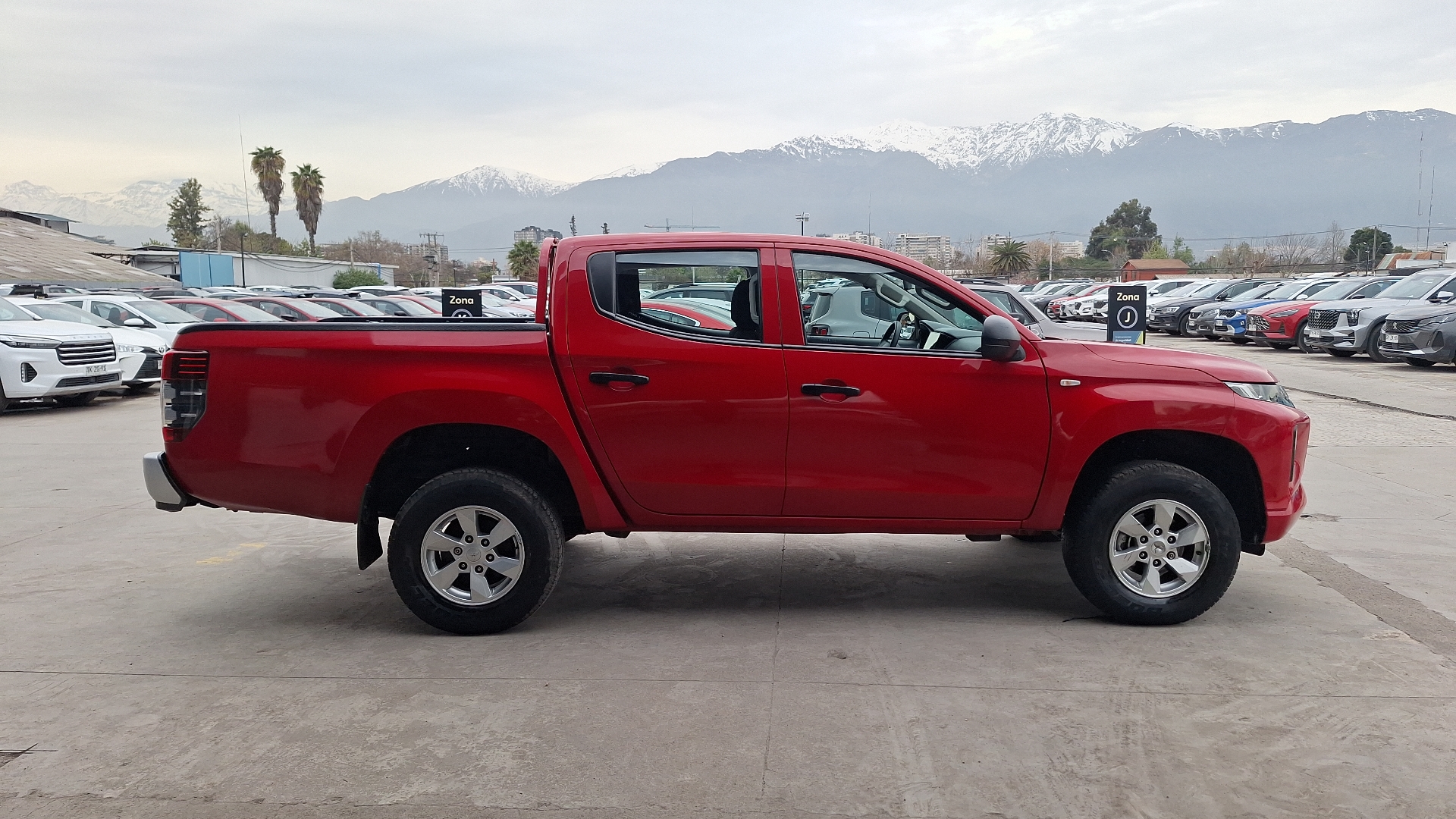 Mitsubishi L200 — foto 5 de 14