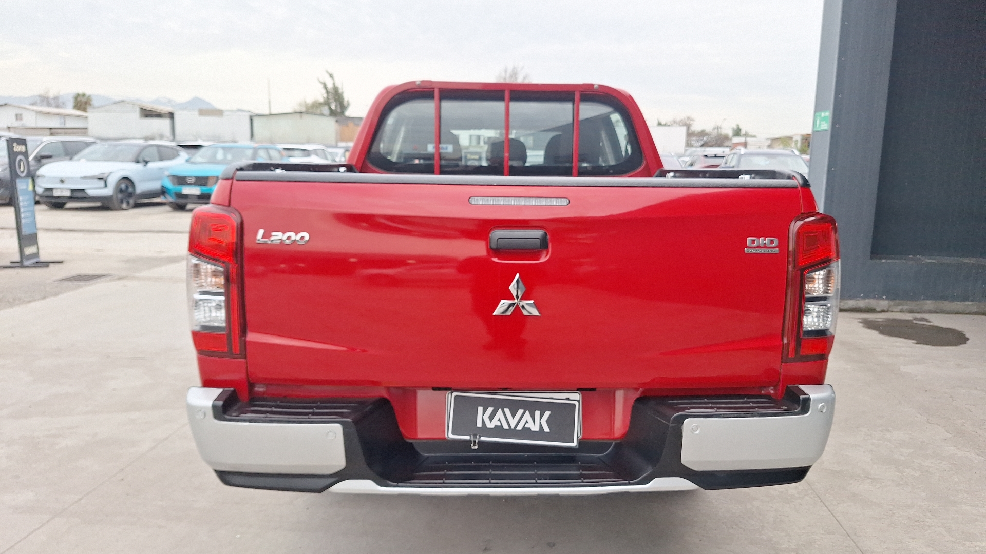 Mitsubishi L200 — foto 3 de 14