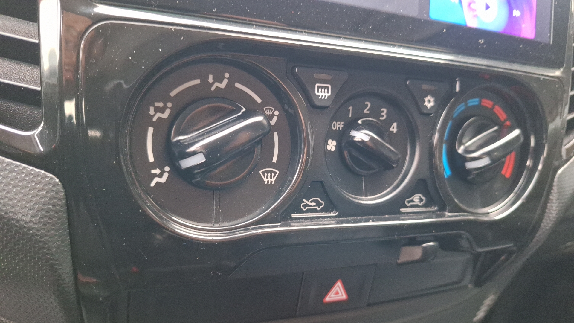 Mitsubishi L200 — foto 14 de 14