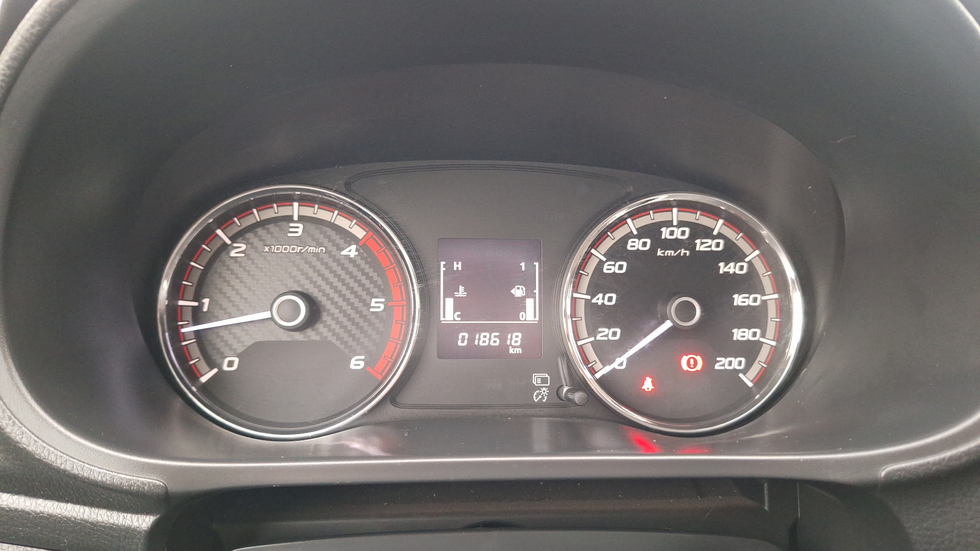 Mitsubishi L200 — foto 9 de 14