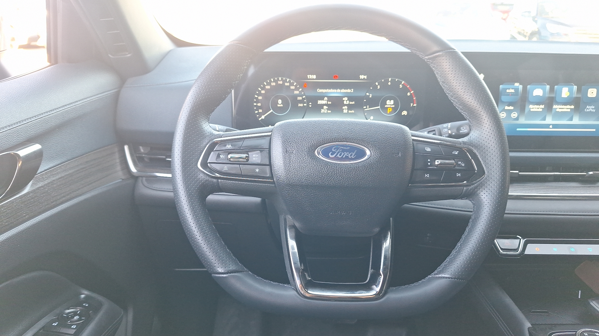 Ford Territory — foto 8 de 16