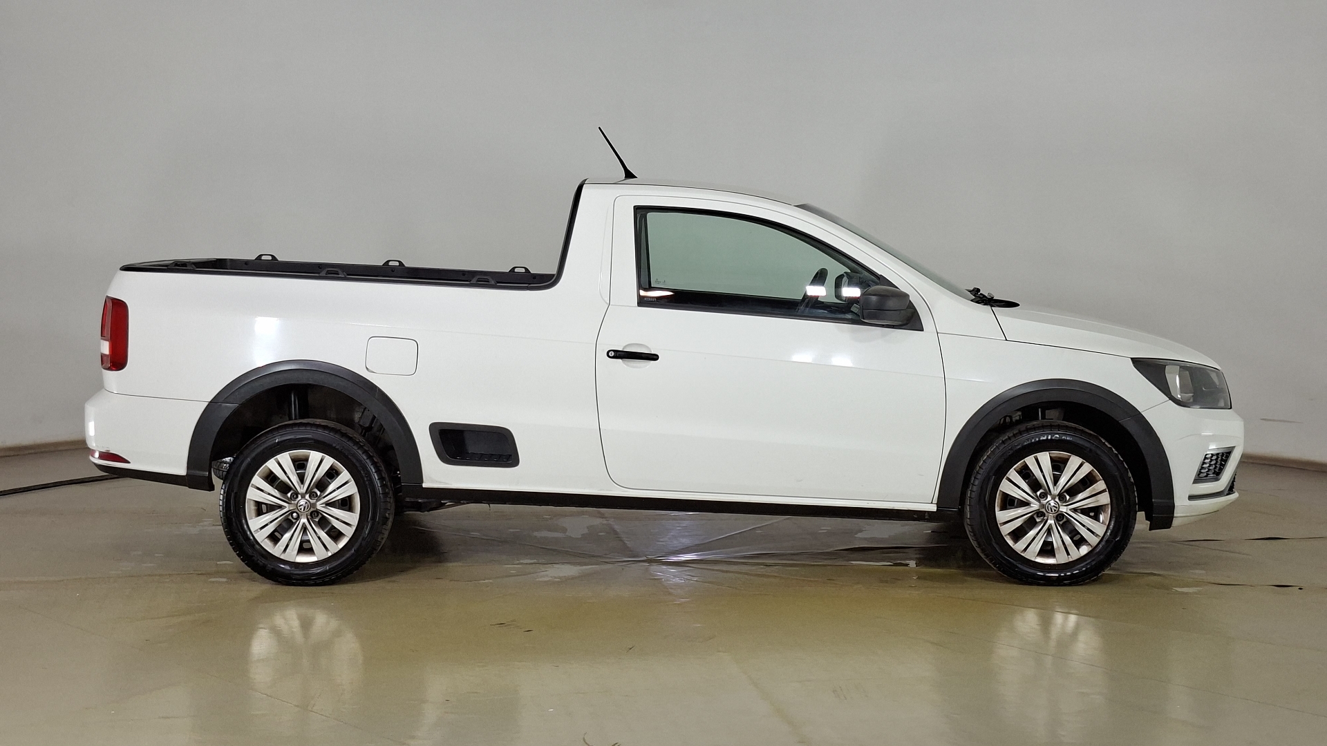 Volkswagen Saveiro — foto 4 de 14