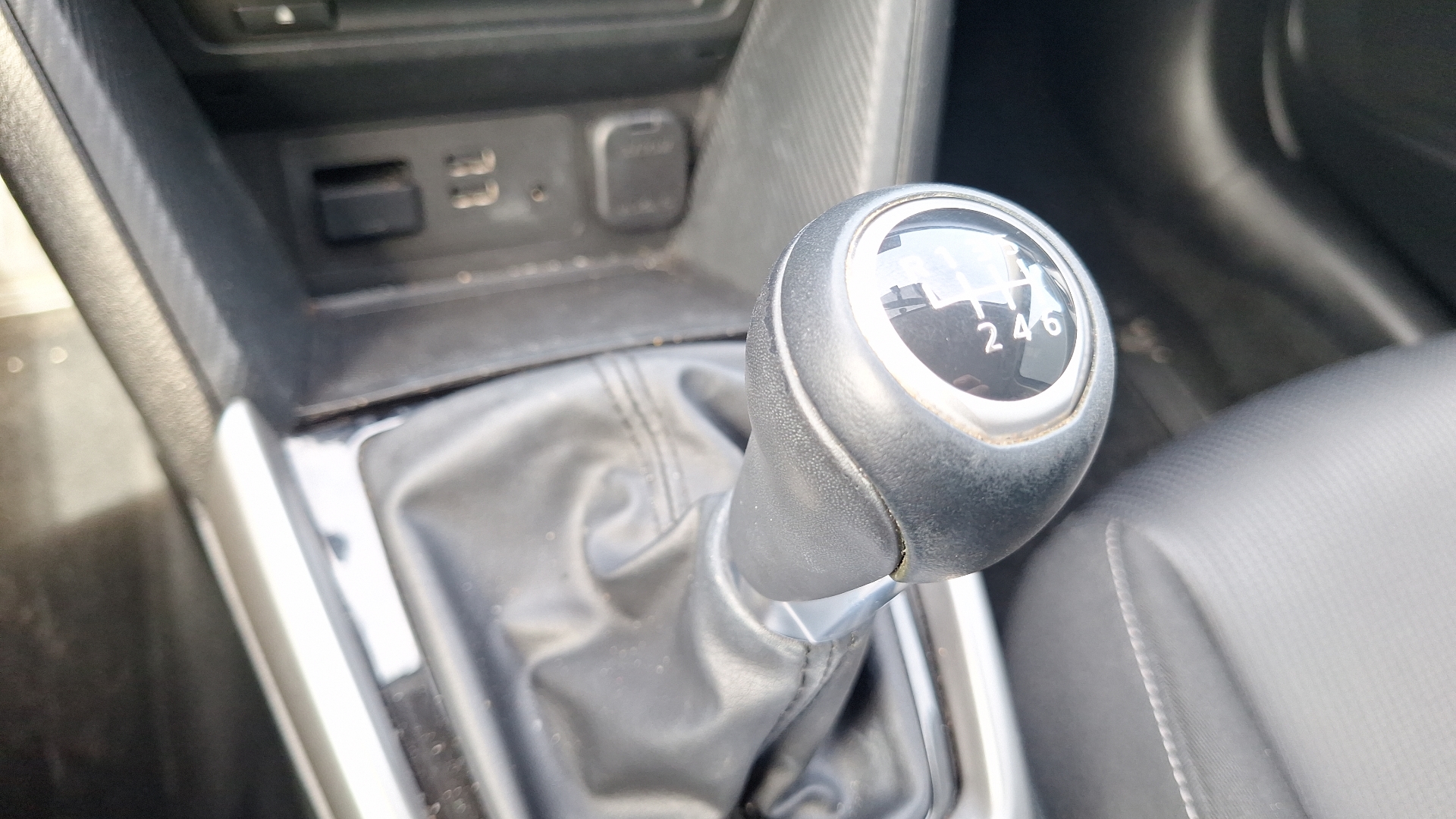 Mazda CX-3 — foto 11 de 15
