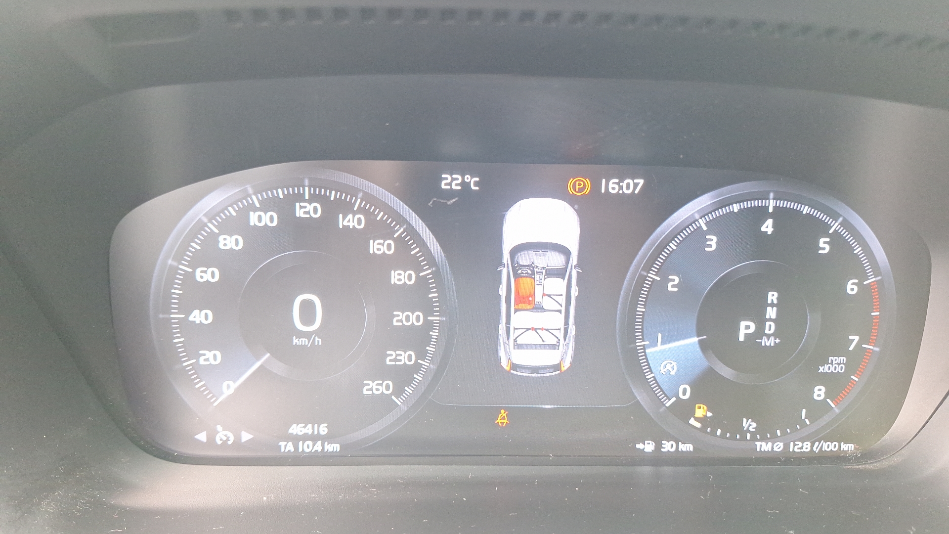 Volvo XC40 — foto 9 de 15