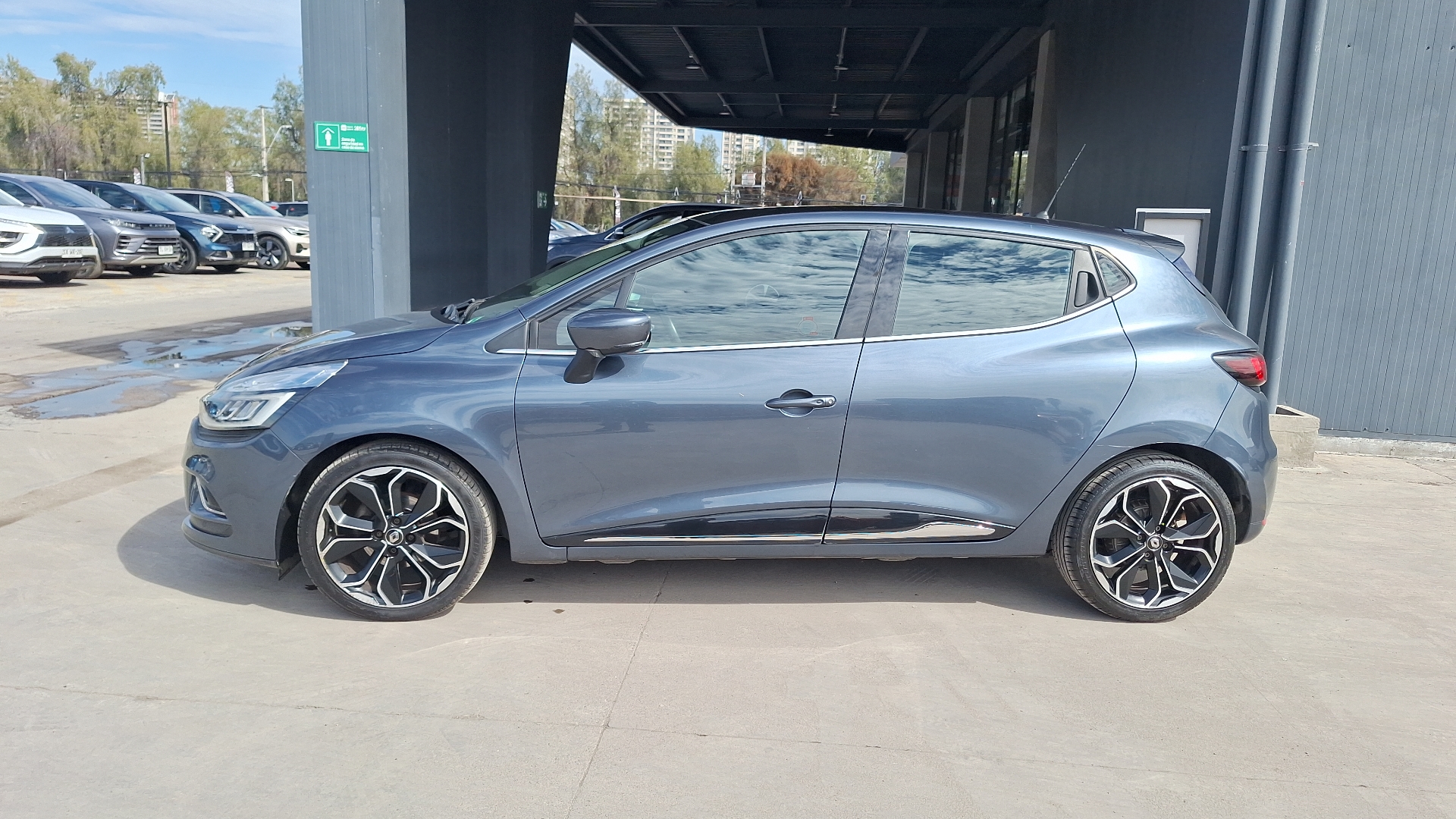 Renault Clio — foto 2 de 16