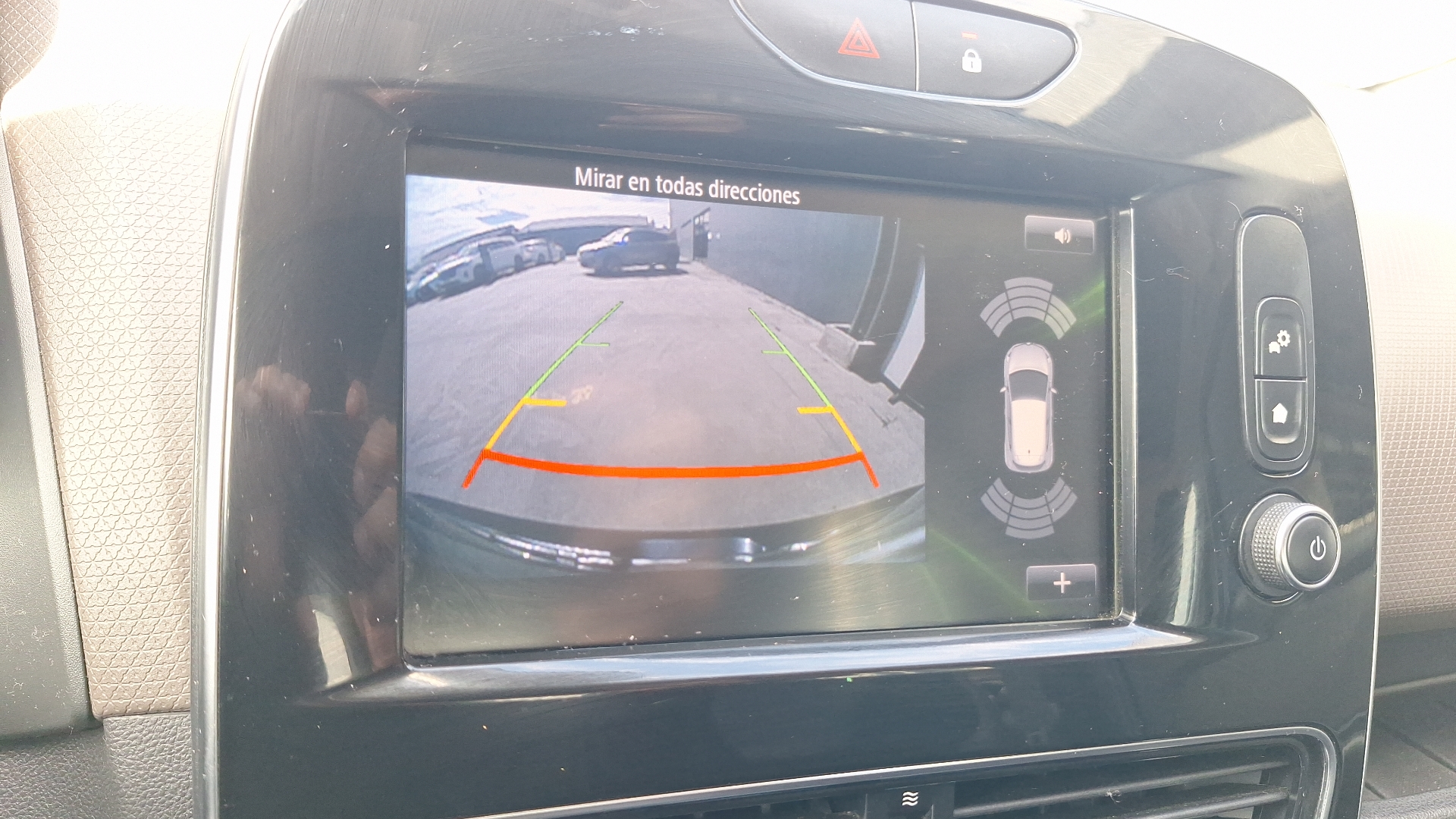Renault Clio — foto 12 de 16