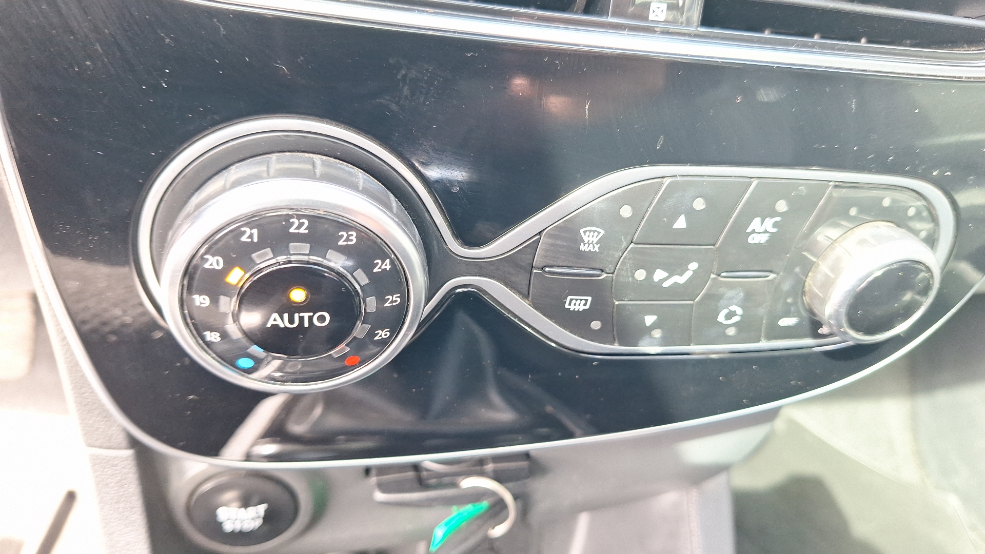 Renault Clio — foto 16 de 16