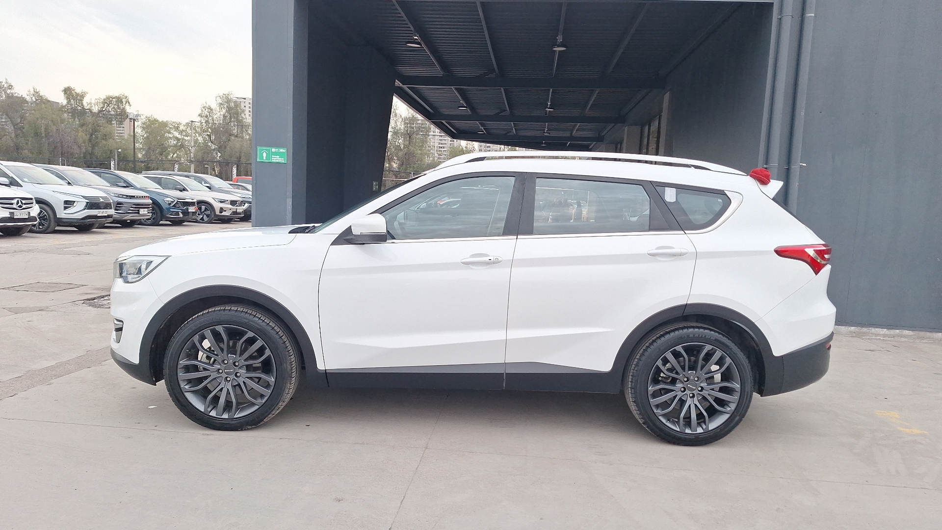 Jetour X70 — foto 2 de 16