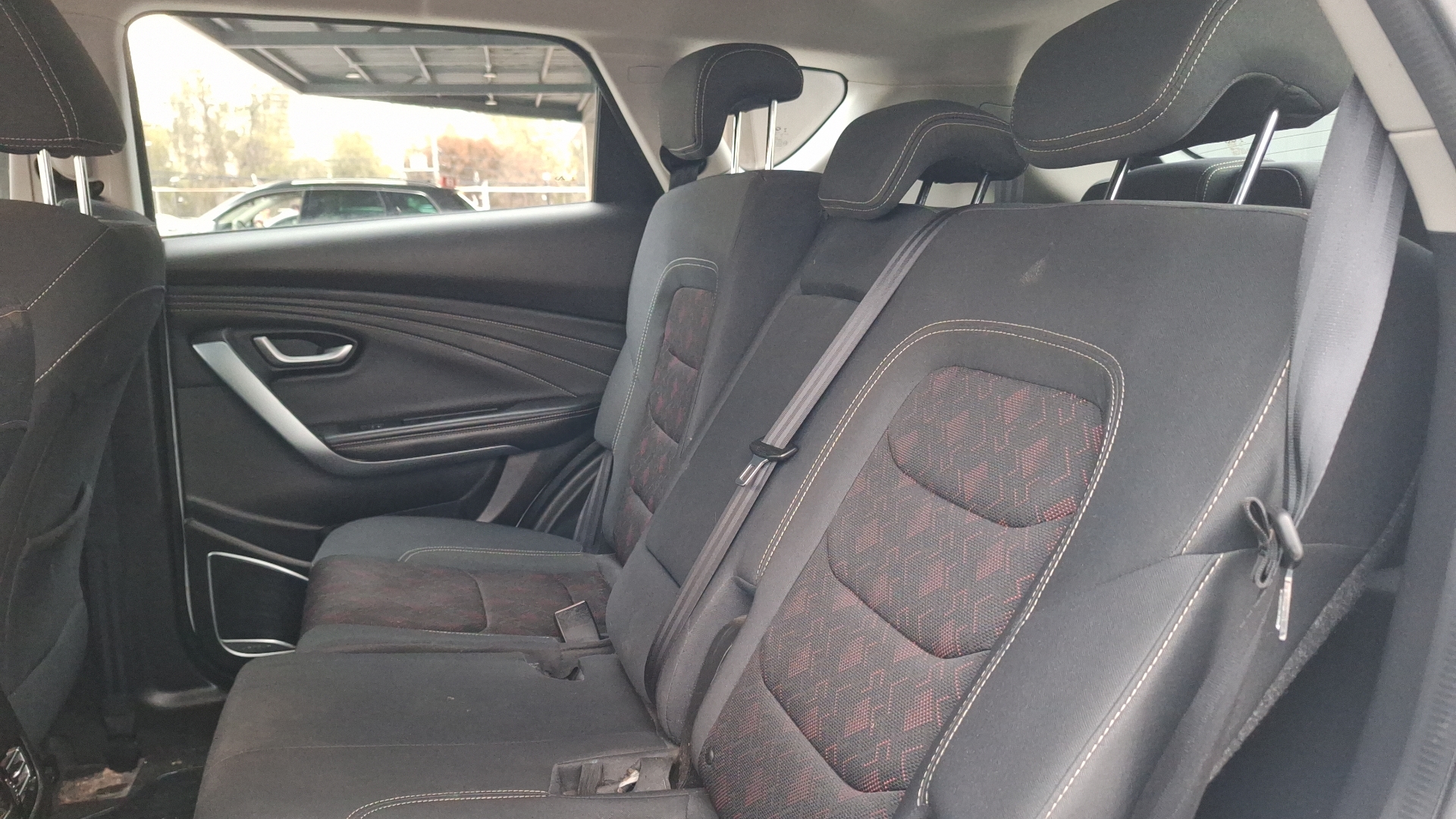 Jetour X70 — foto 14 de 16