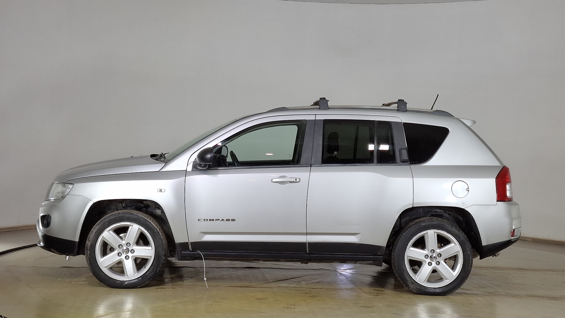 Jeep Compass — foto 7 de 16