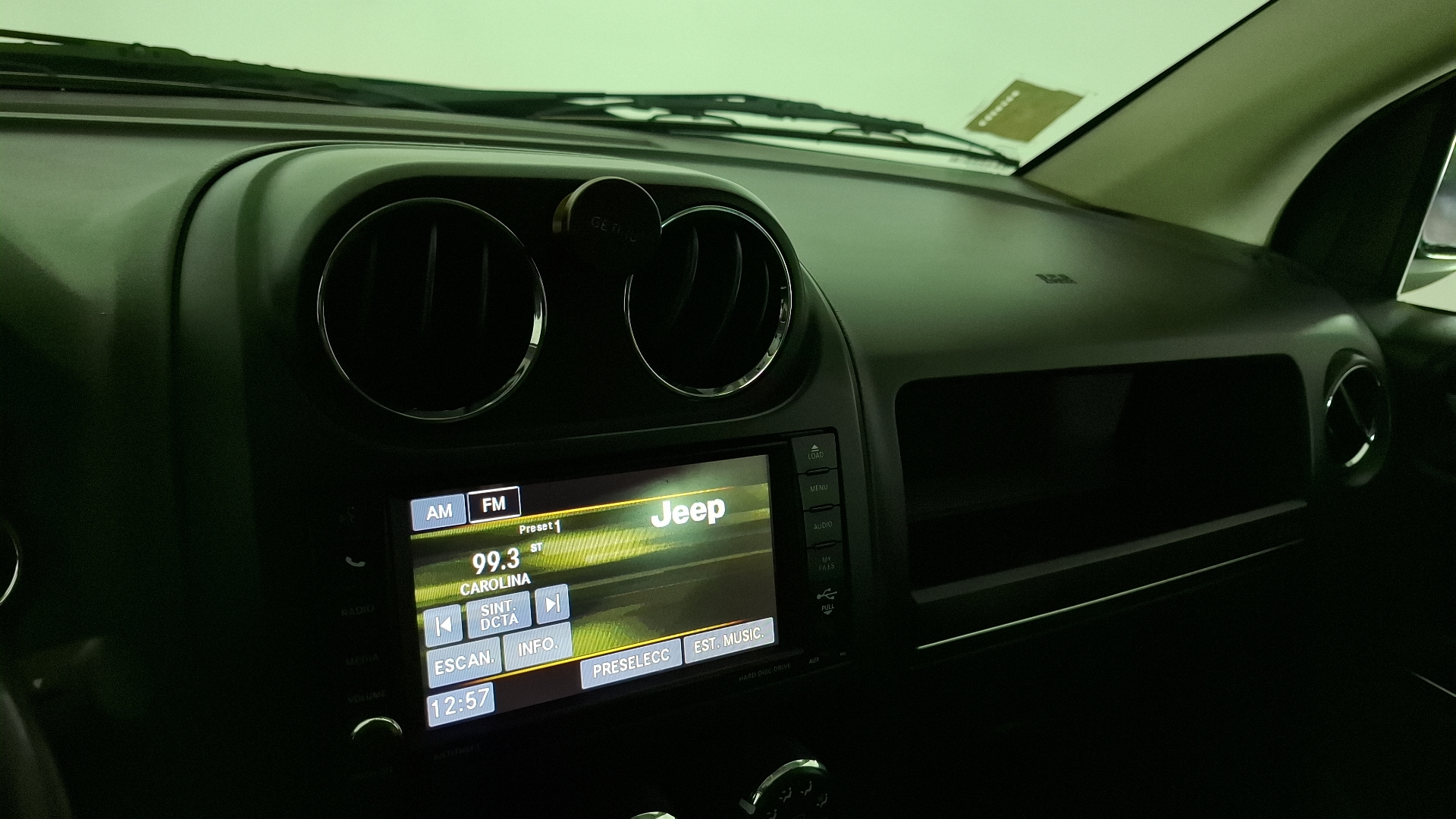 Jeep Compass — foto 10 de 16
