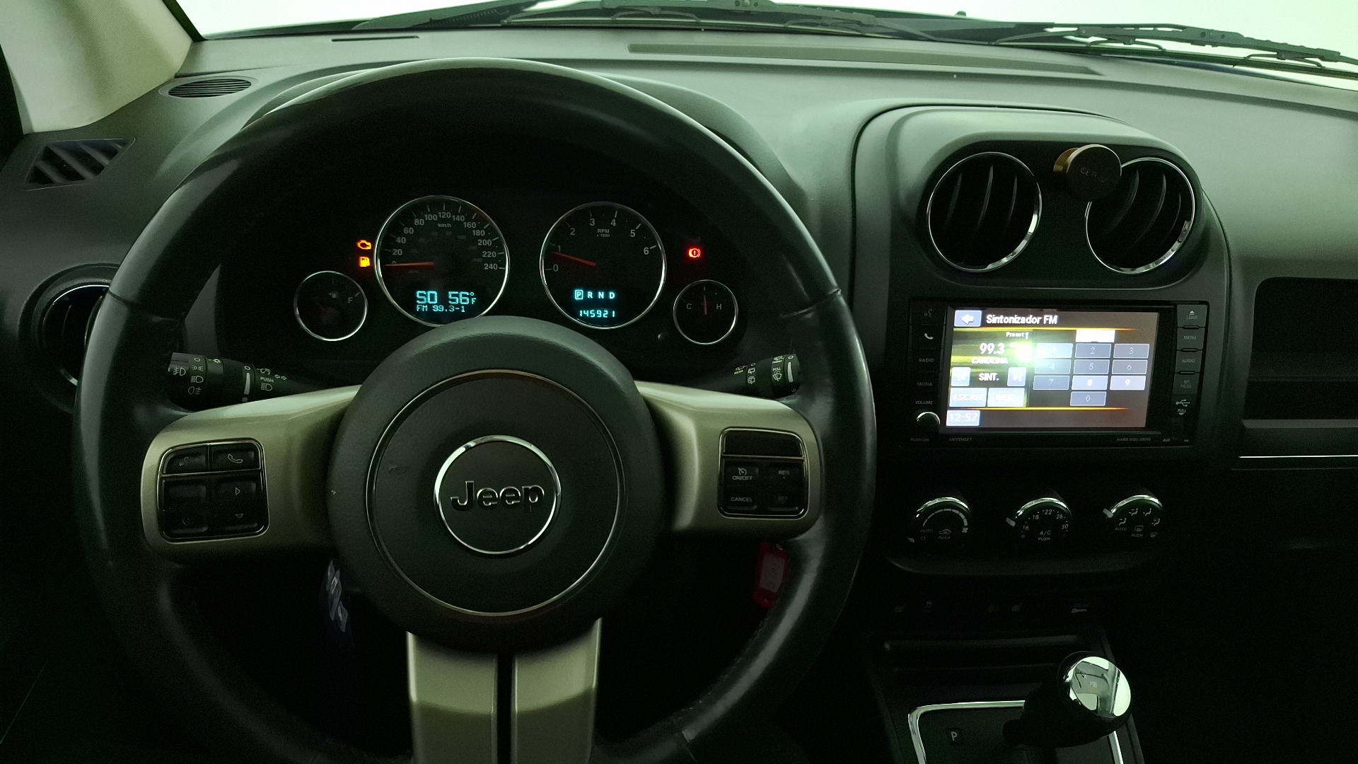 Jeep Compass — foto 8 de 16