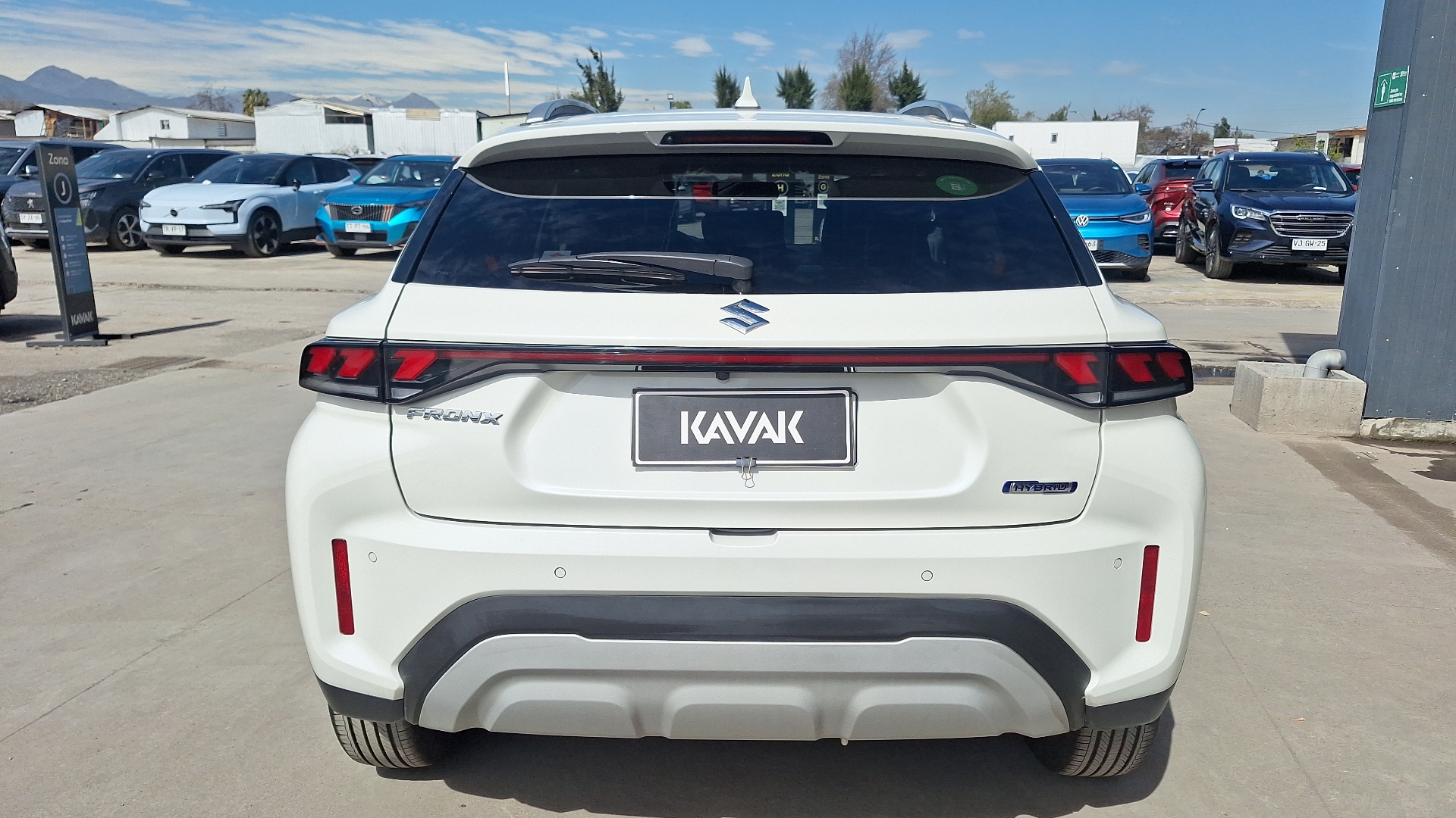 Suzuki Fronx — foto 3 de 15