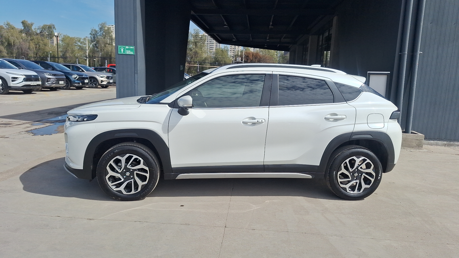 Suzuki Fronx — foto 2 de 15