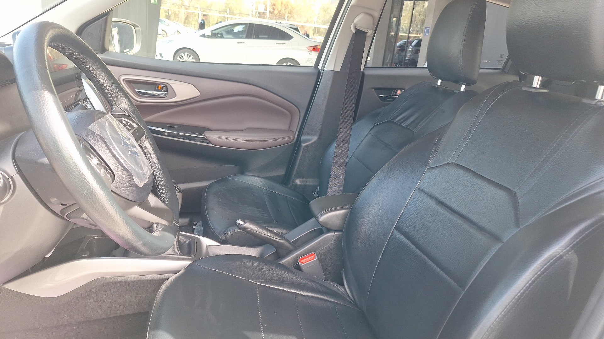Suzuki Fronx — foto 14 de 15