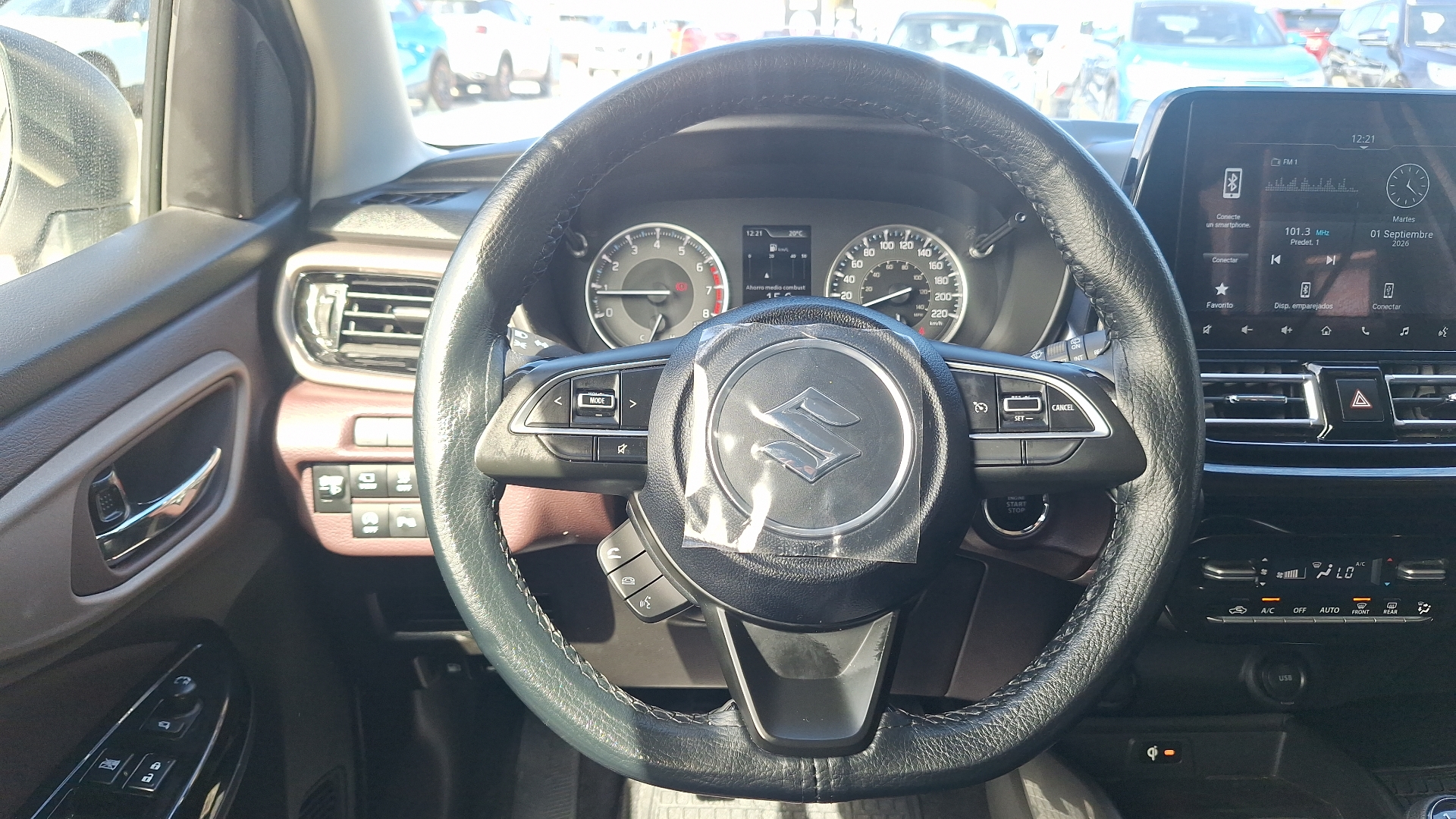Suzuki Fronx — foto 8 de 15