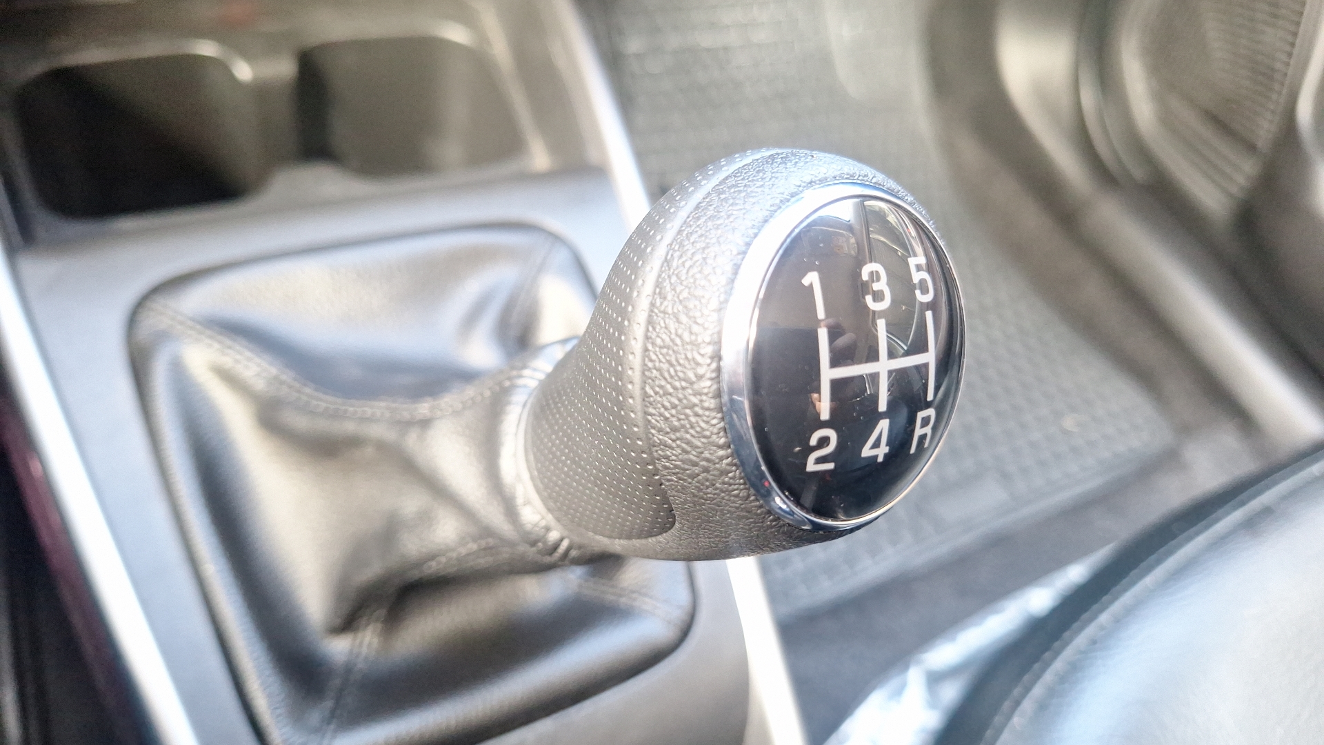 Suzuki Fronx — foto 11 de 15