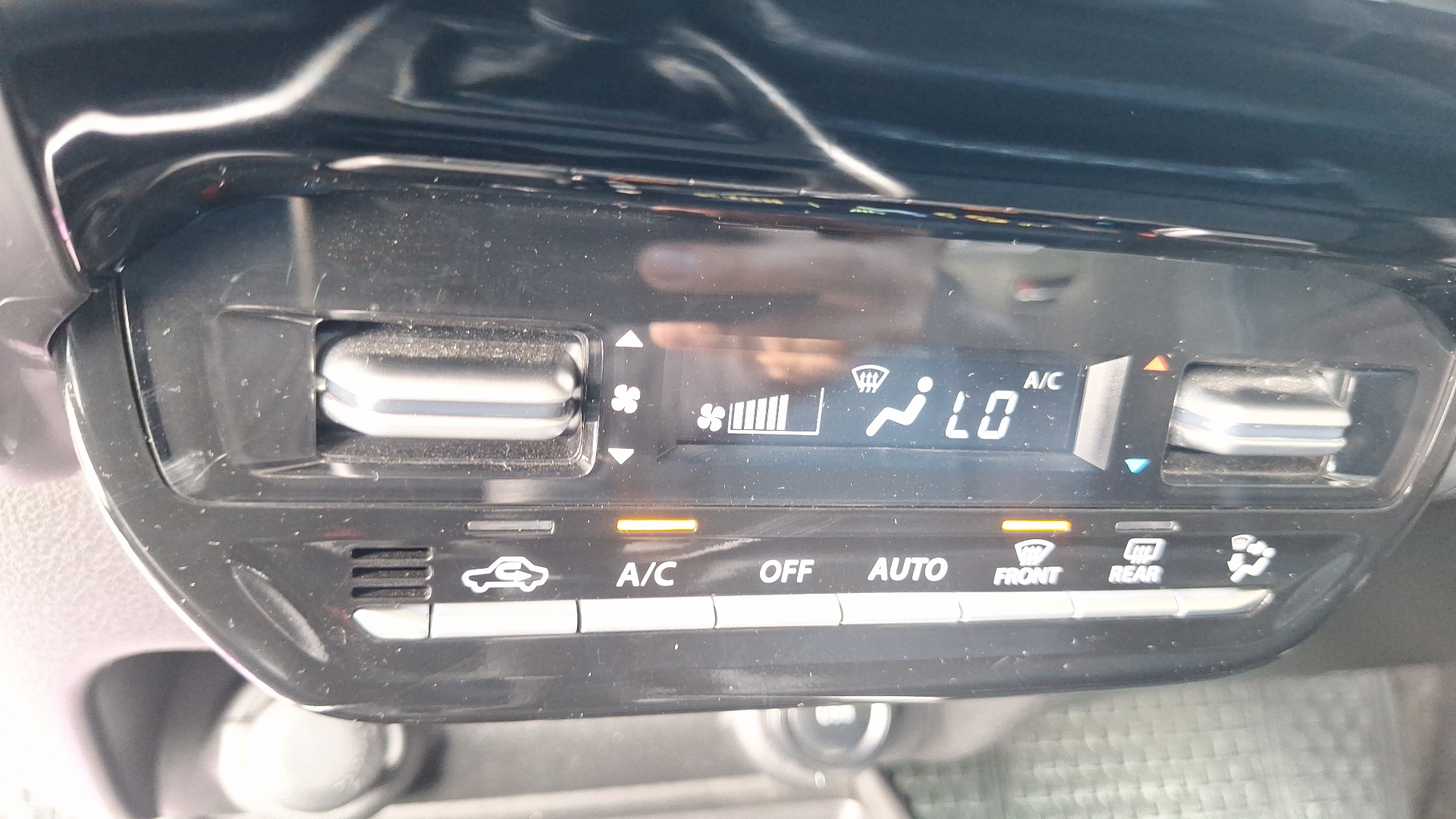 Suzuki Fronx — foto 15 de 15