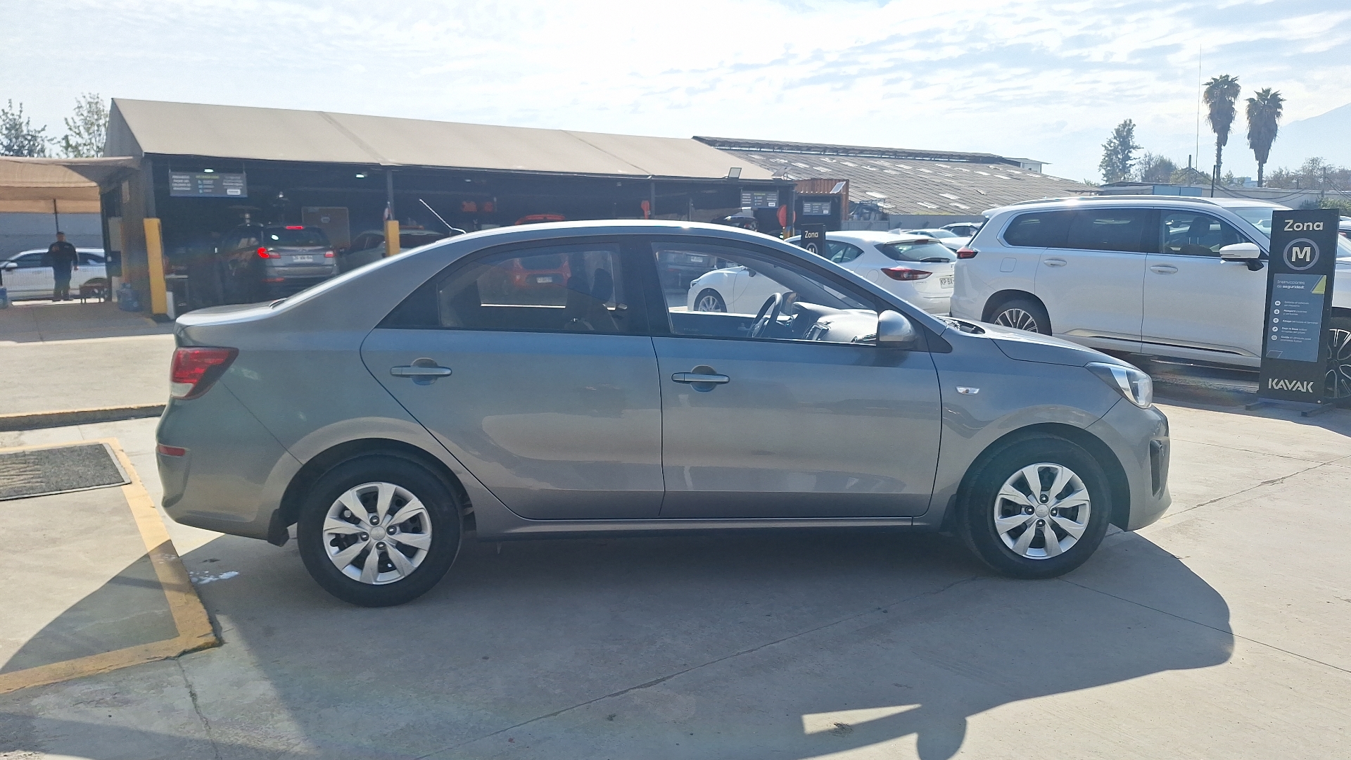 KIA Soluto — foto 5 de 15