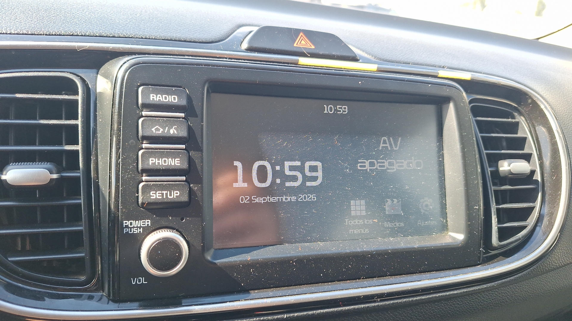KIA Soluto — foto 10 de 15