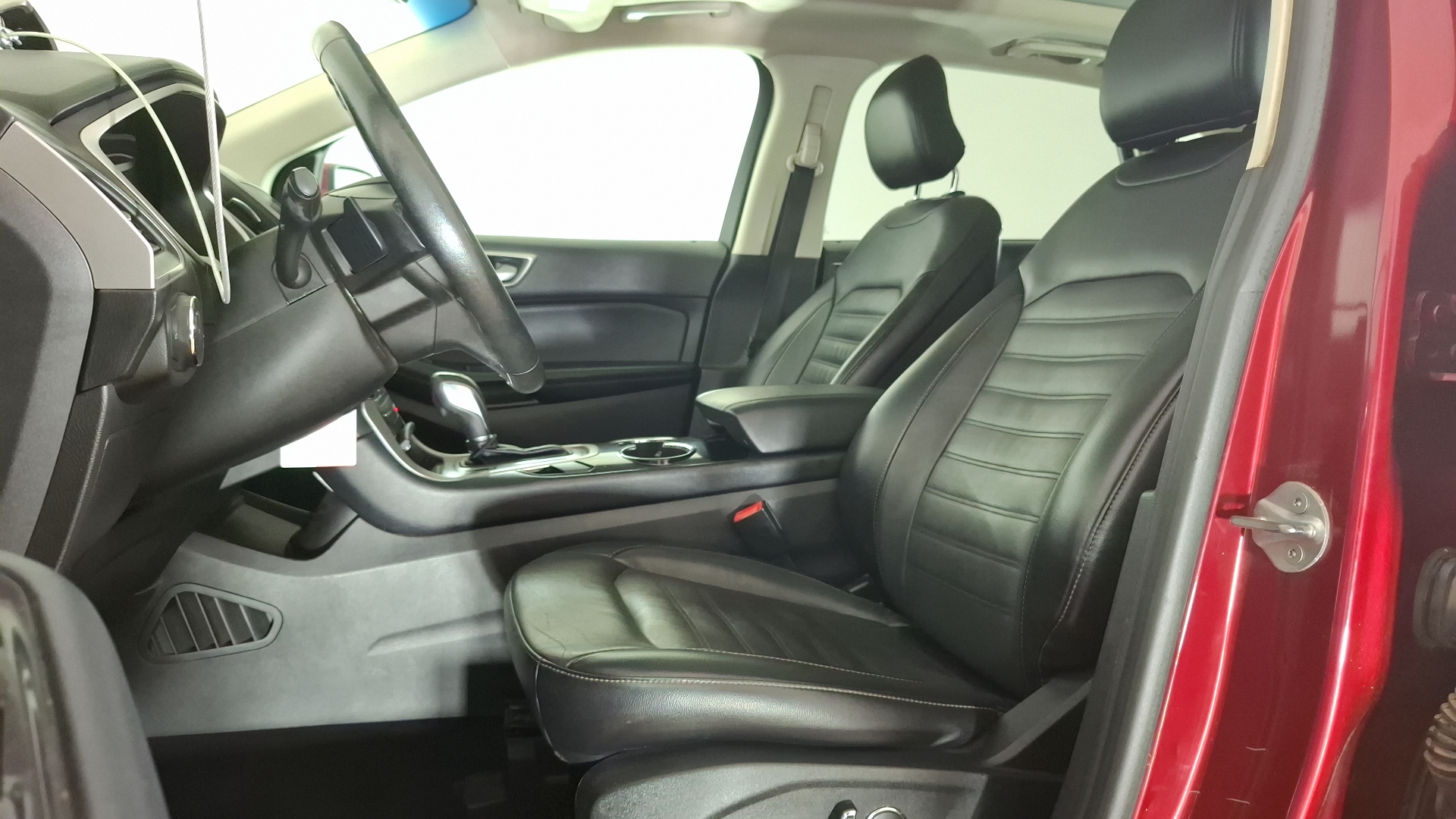 Ford Edge — foto 14 de 17