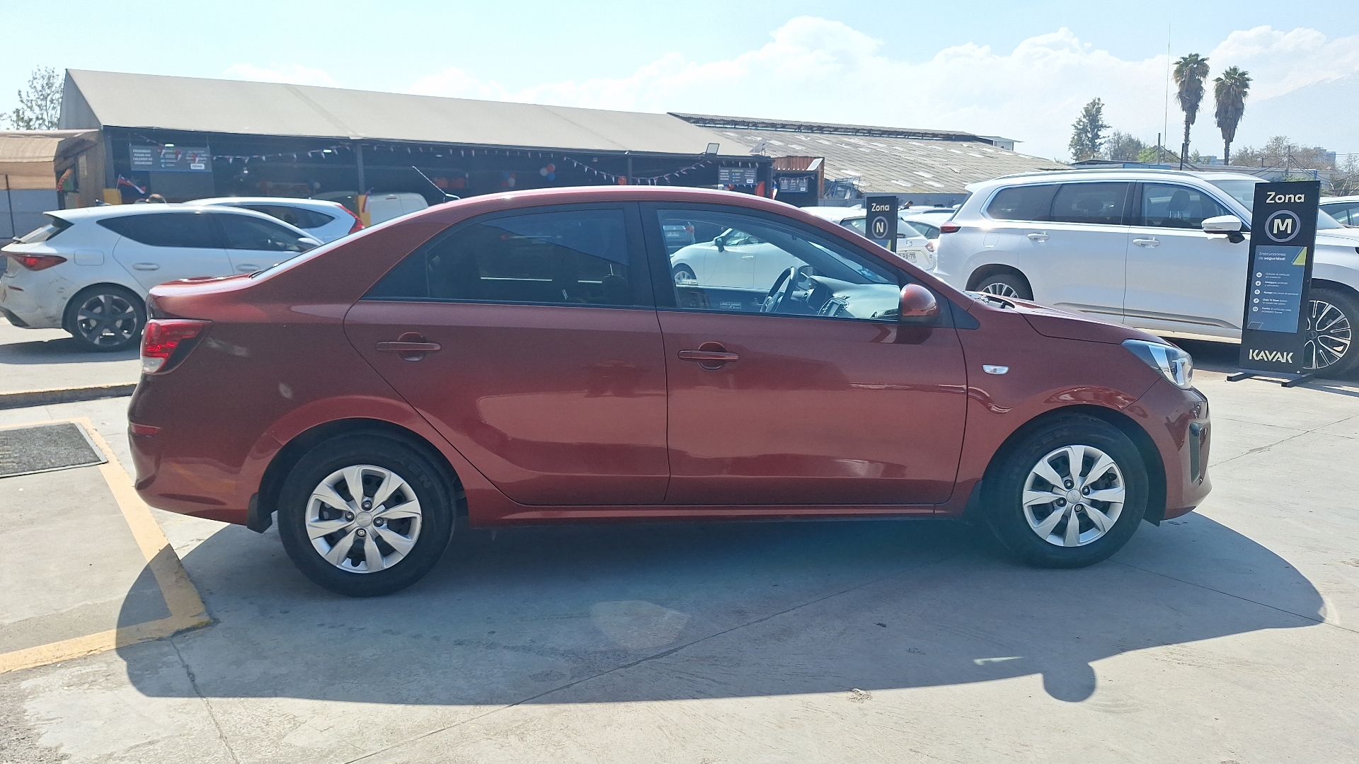 KIA Soluto — foto 5 de 15