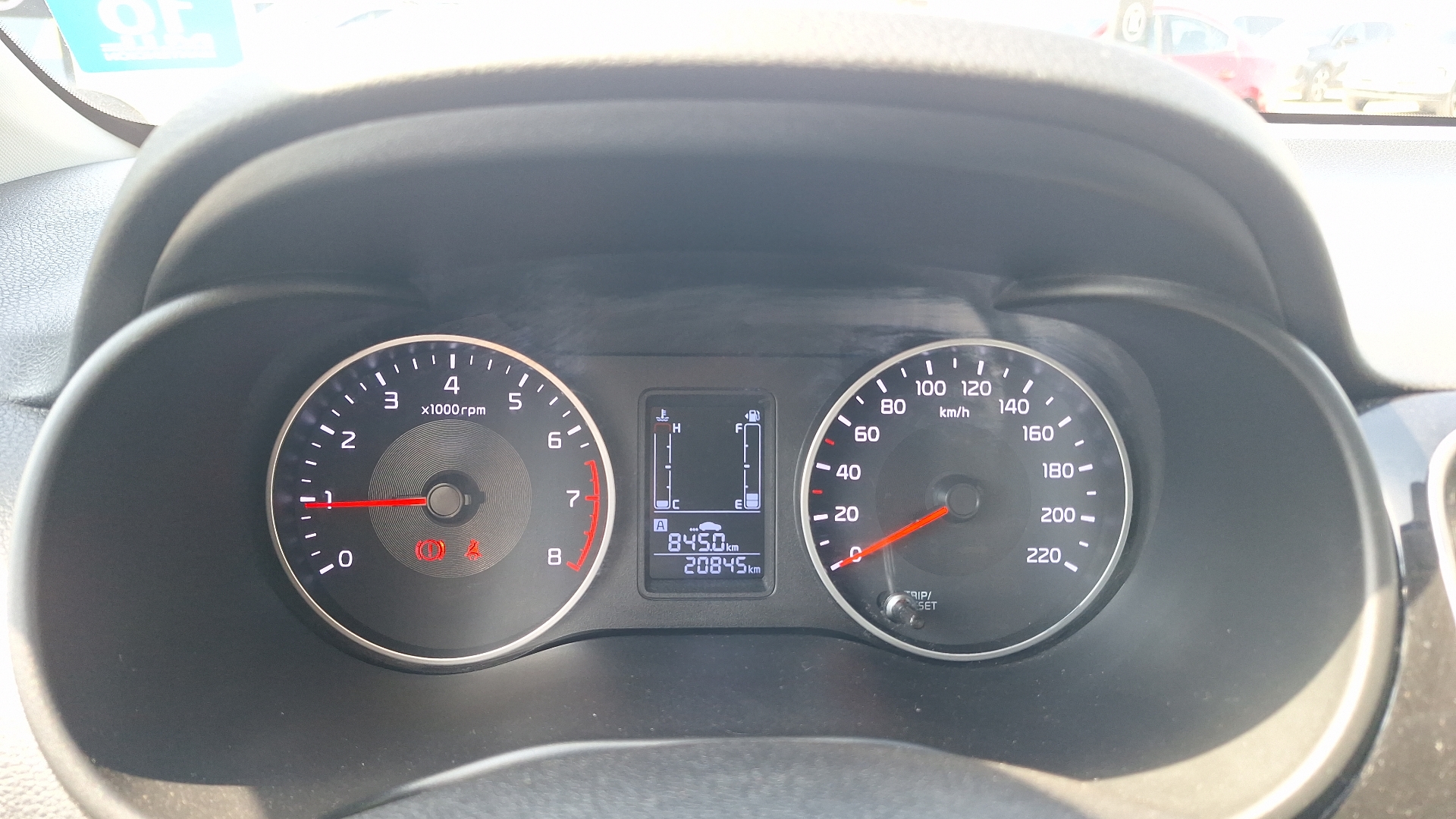 KIA Soluto — foto 9 de 15