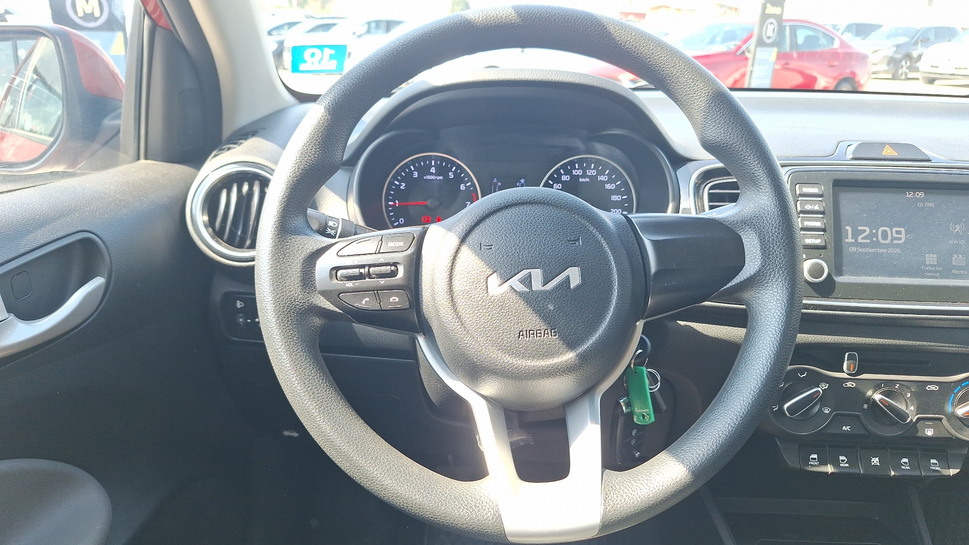 KIA Soluto — foto 8 de 15