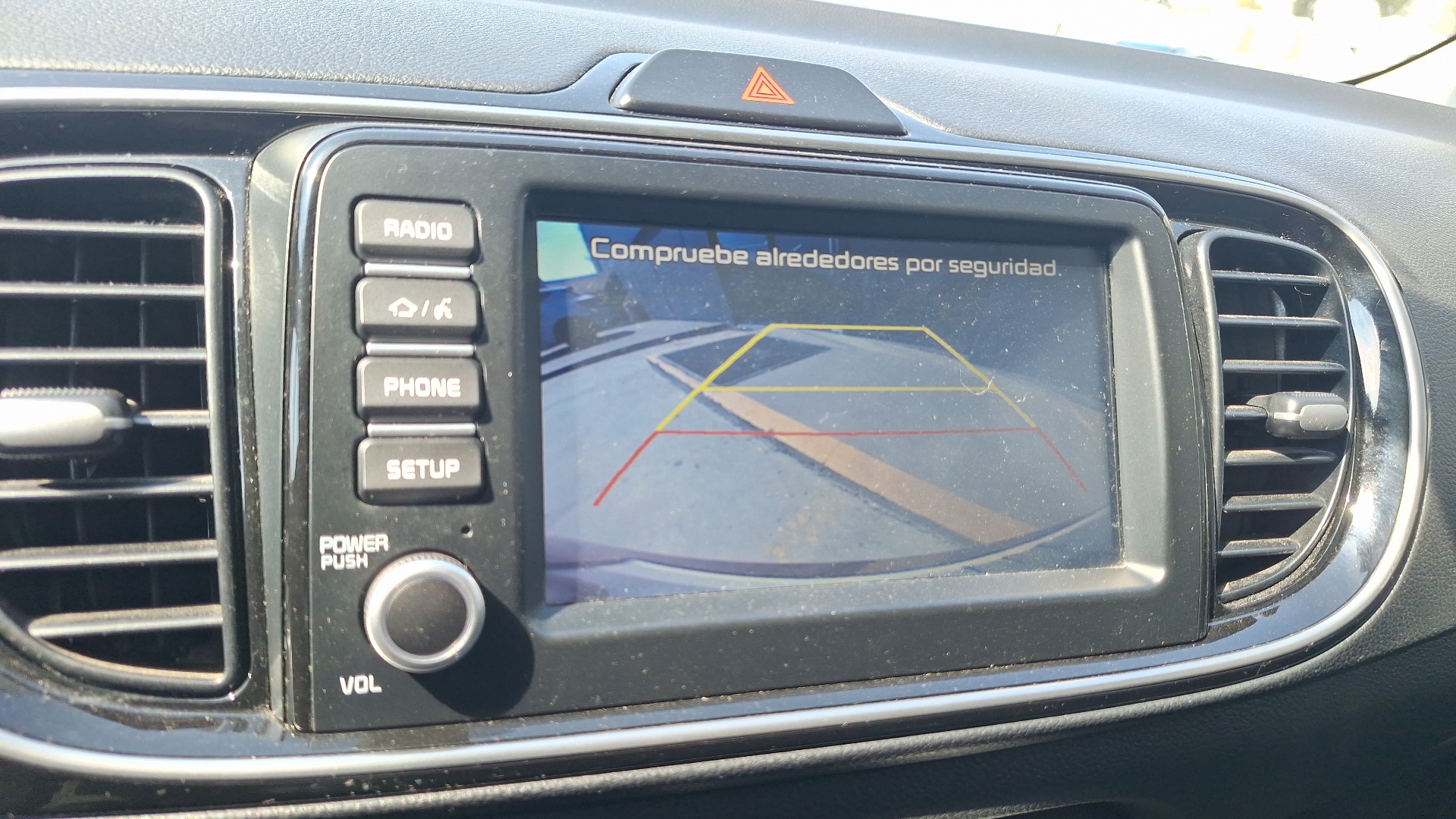 KIA Soluto — foto 12 de 15