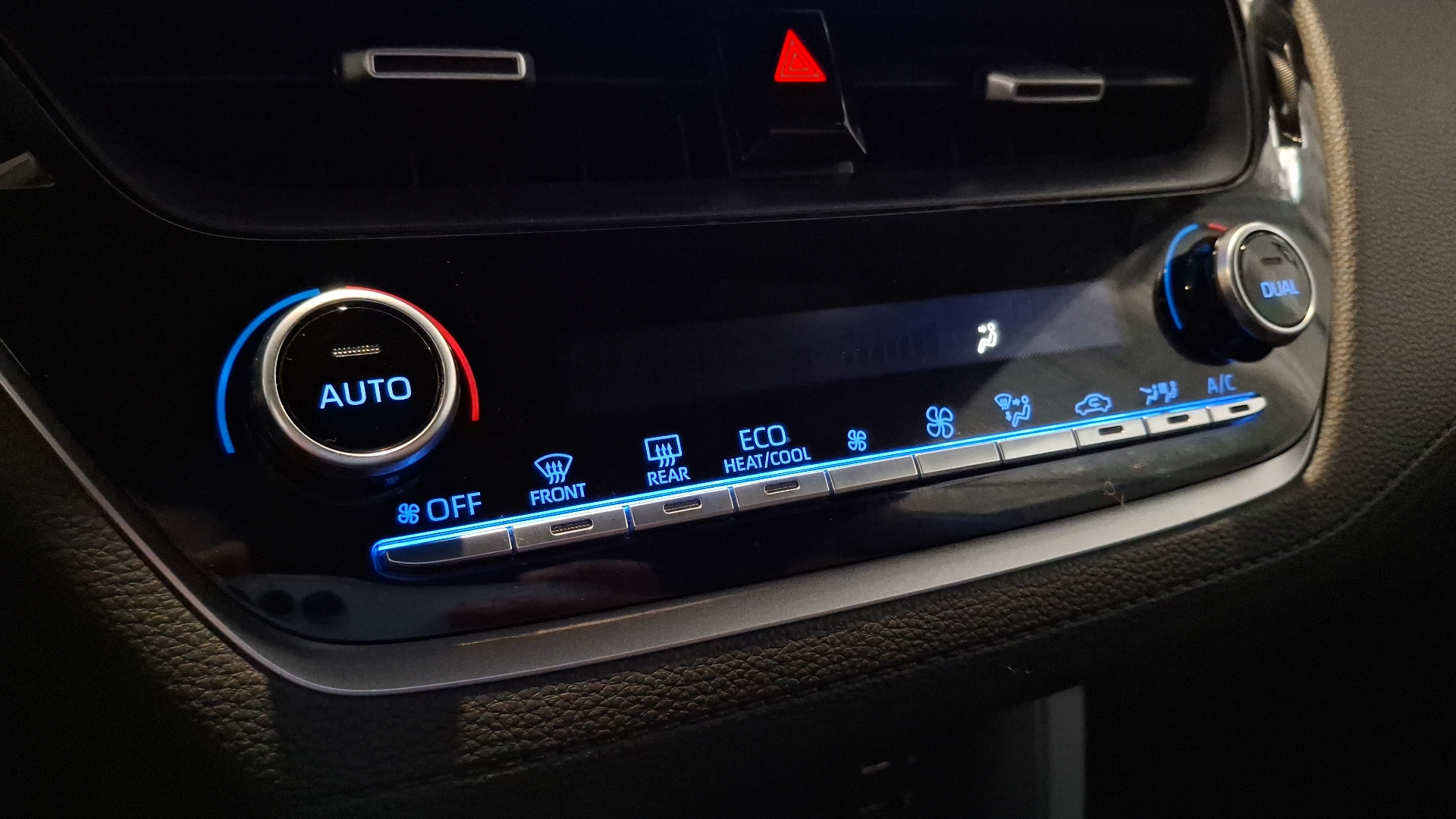 Toyota Corolla Cross — foto 15 de 16