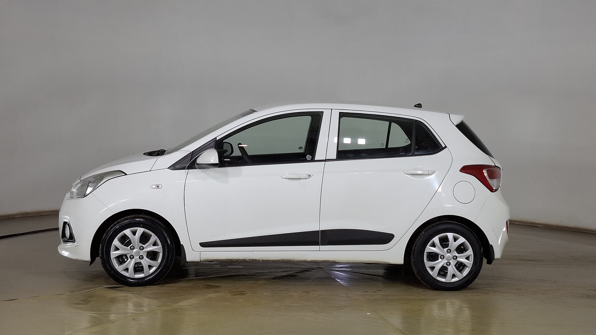 Hyundai Grand I10 — foto 7 de 16