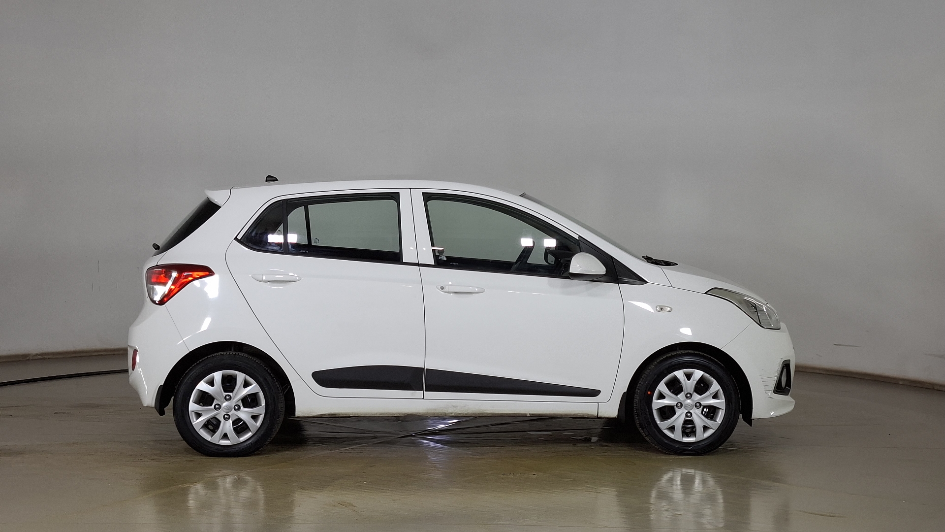 Hyundai Grand I10 — foto 4 de 16