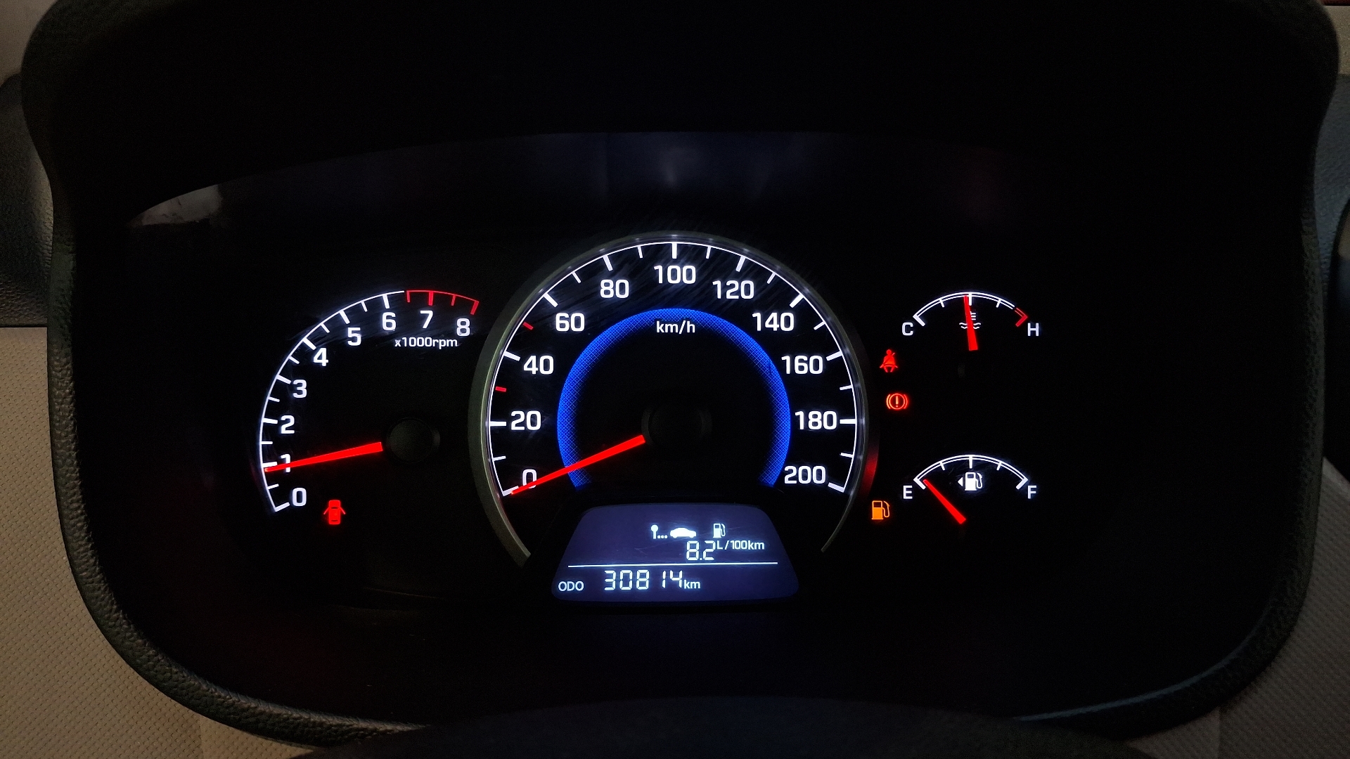 Hyundai Grand I10 — foto 9 de 16